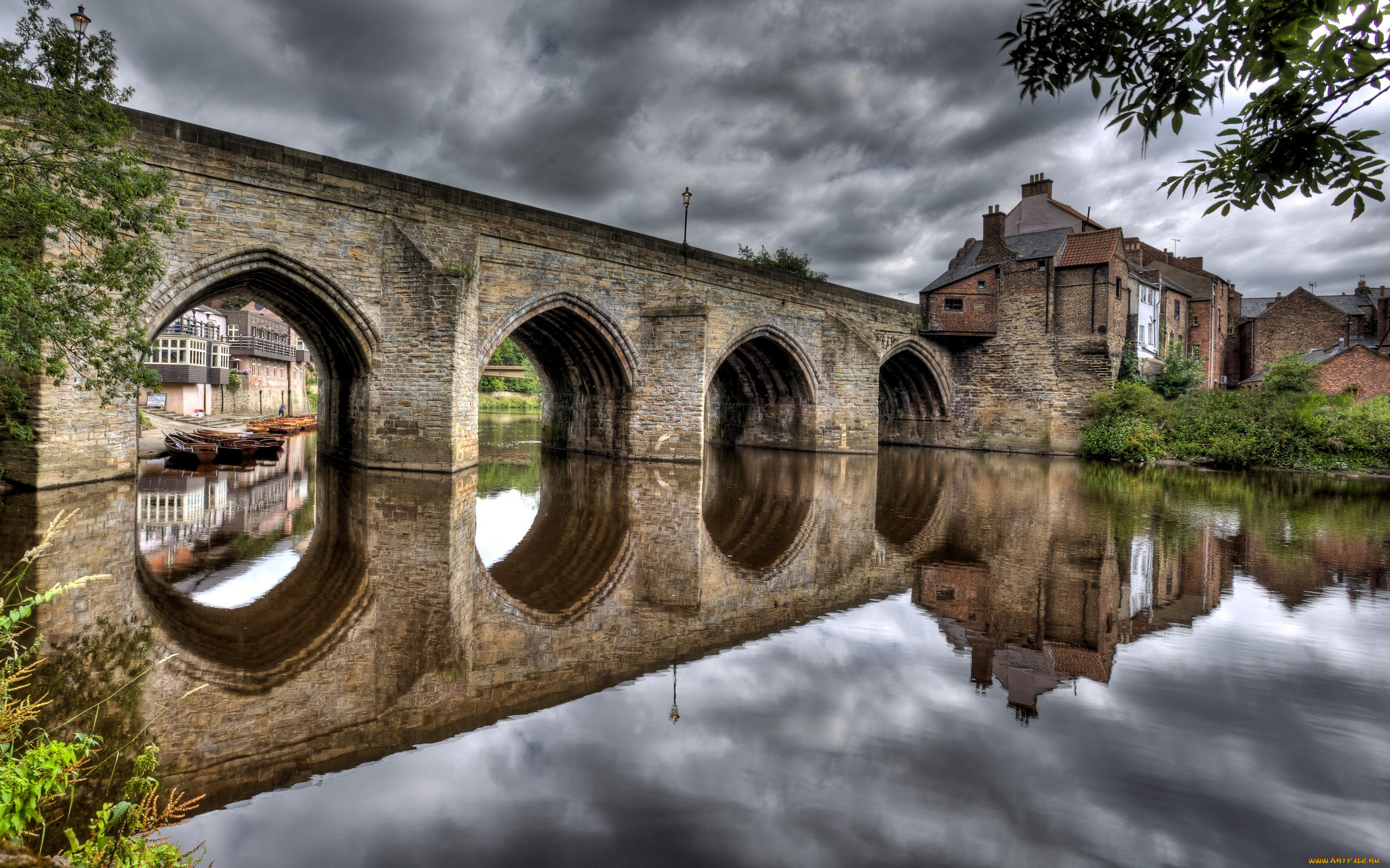 Старинный каменный мост. Каменный мост Уэльс. Красивый каменный мост.