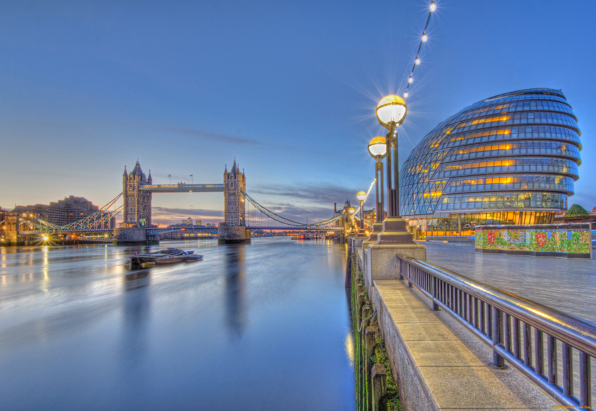 Самые красивые города на реках. Лондон Сити Темза. Темза Лондон река Великобритания город. Река Темза в Лондоне мосты. Лондон река Темза набережная.