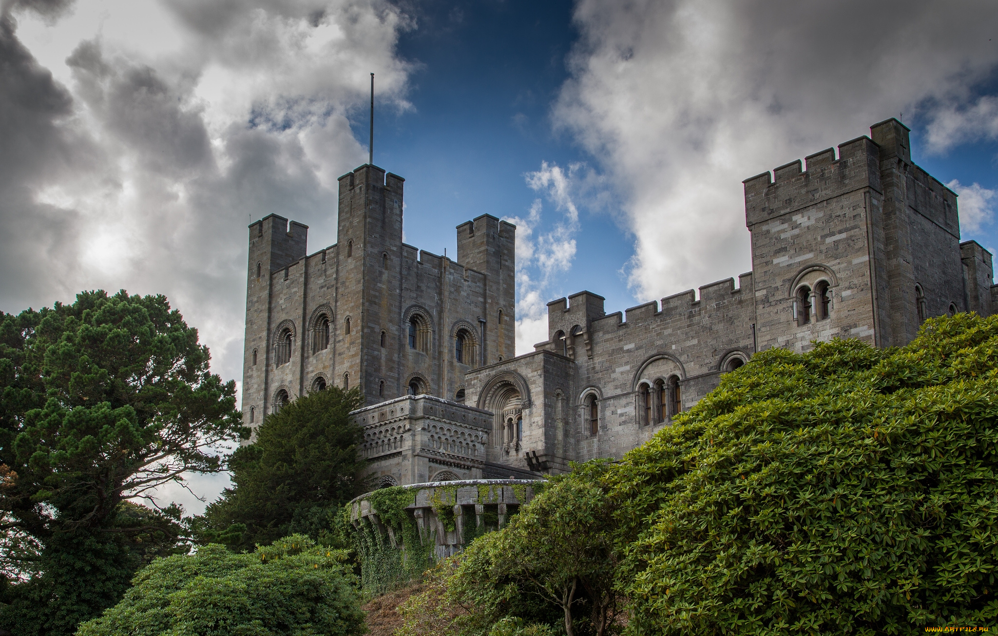 Cardiff Castle, Wales, United Kingdom без смс