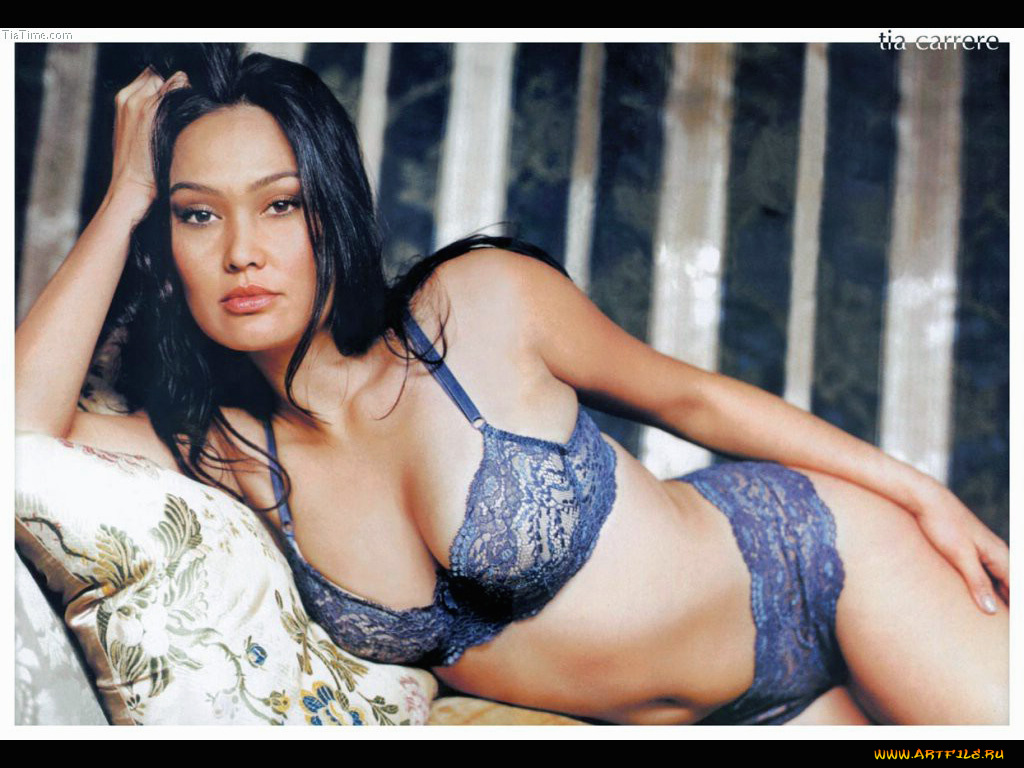 Tia, Carrere, девушки