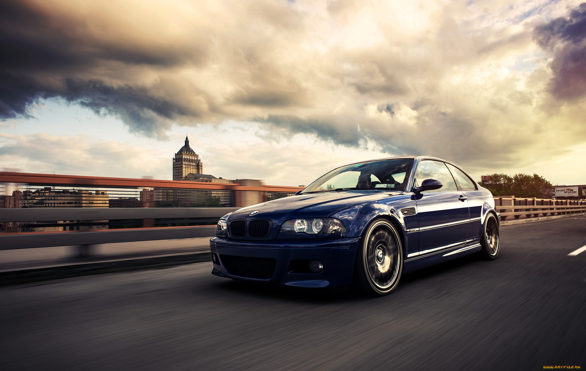 bmw, e46, автомобили, bmw, синий, скорость, дорога, тучи, здания