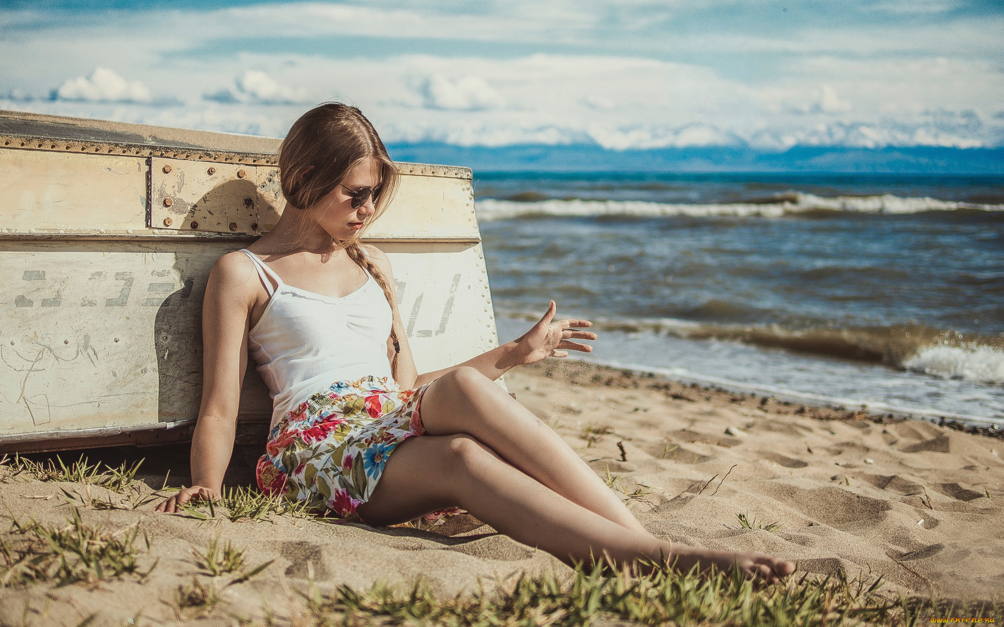 Отдых молодых девушек. Девушка на пляже. Девушка-море.