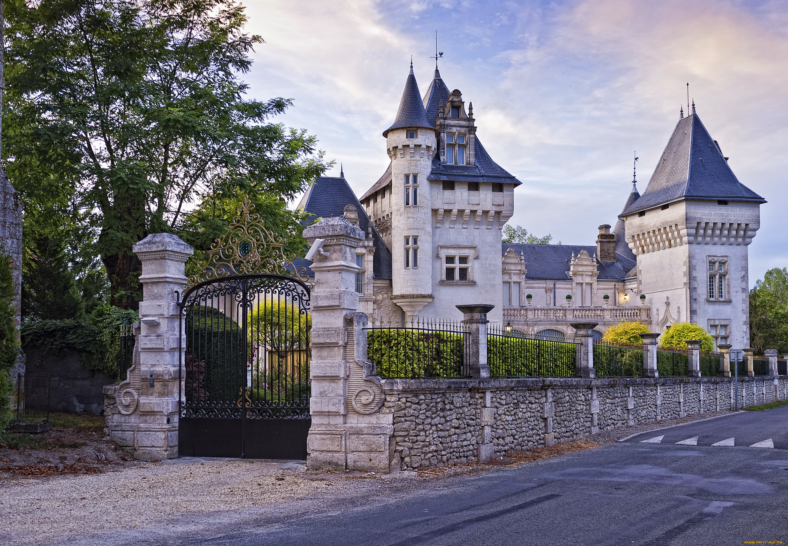 chateau, de, chaumont, , champagne-et-fontaine, , france, города, замки, франции, забор, дорога, франция