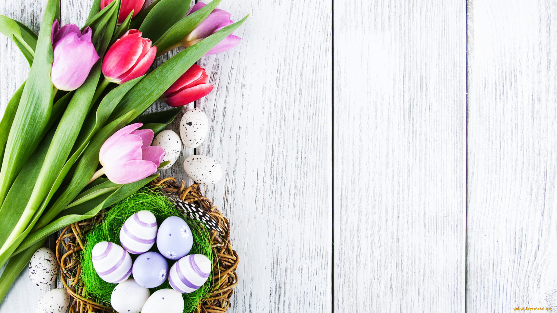 праздничные, пасха, цветы, яйца, colorful, тюльпаны, happy, wood, pink, flowers, tulips, easter, purple, eggs, decoration