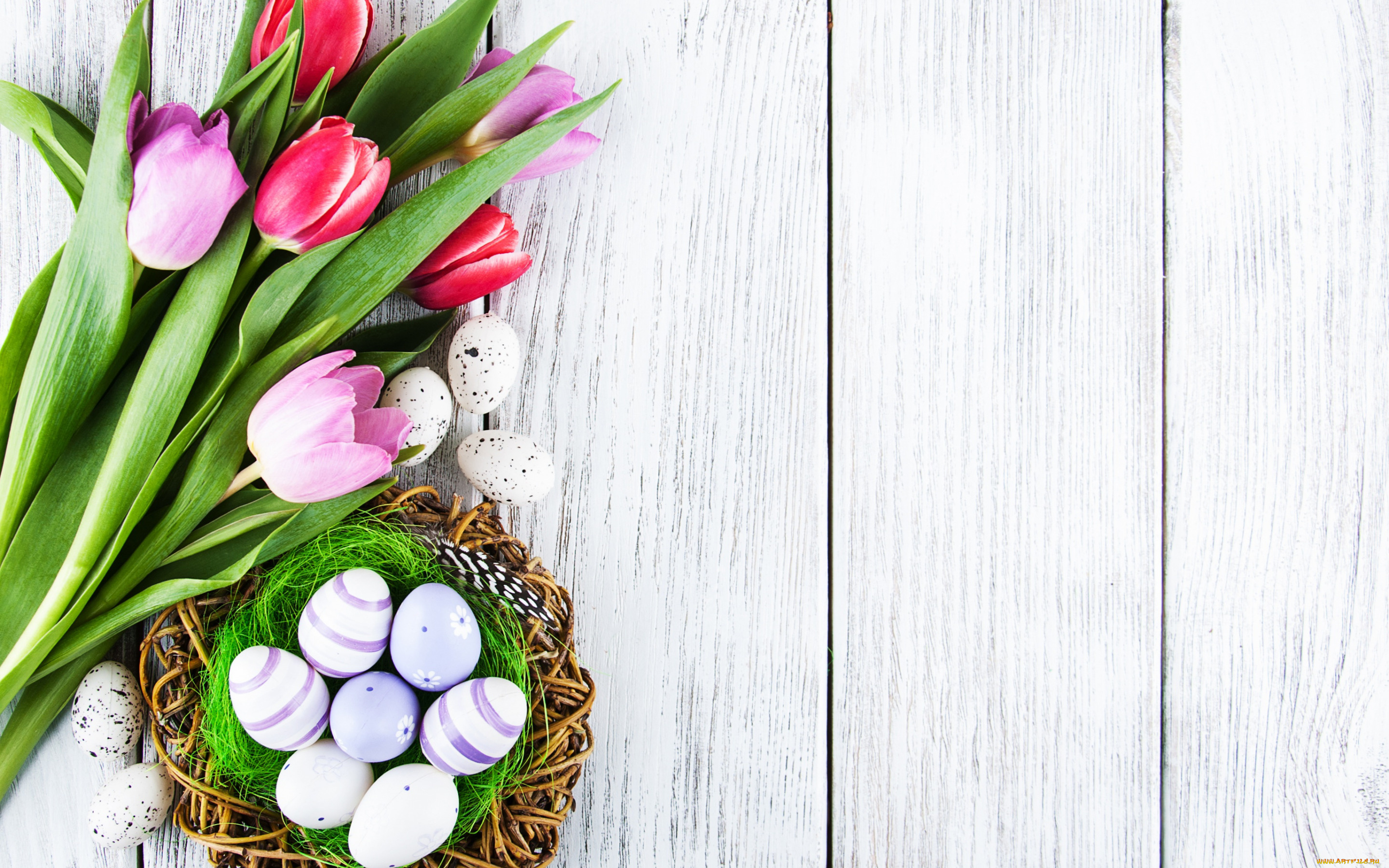 праздничные, пасха, цветы, яйца, colorful, тюльпаны, happy, wood, pink, flowers, tulips, easter, purple, eggs, decoration