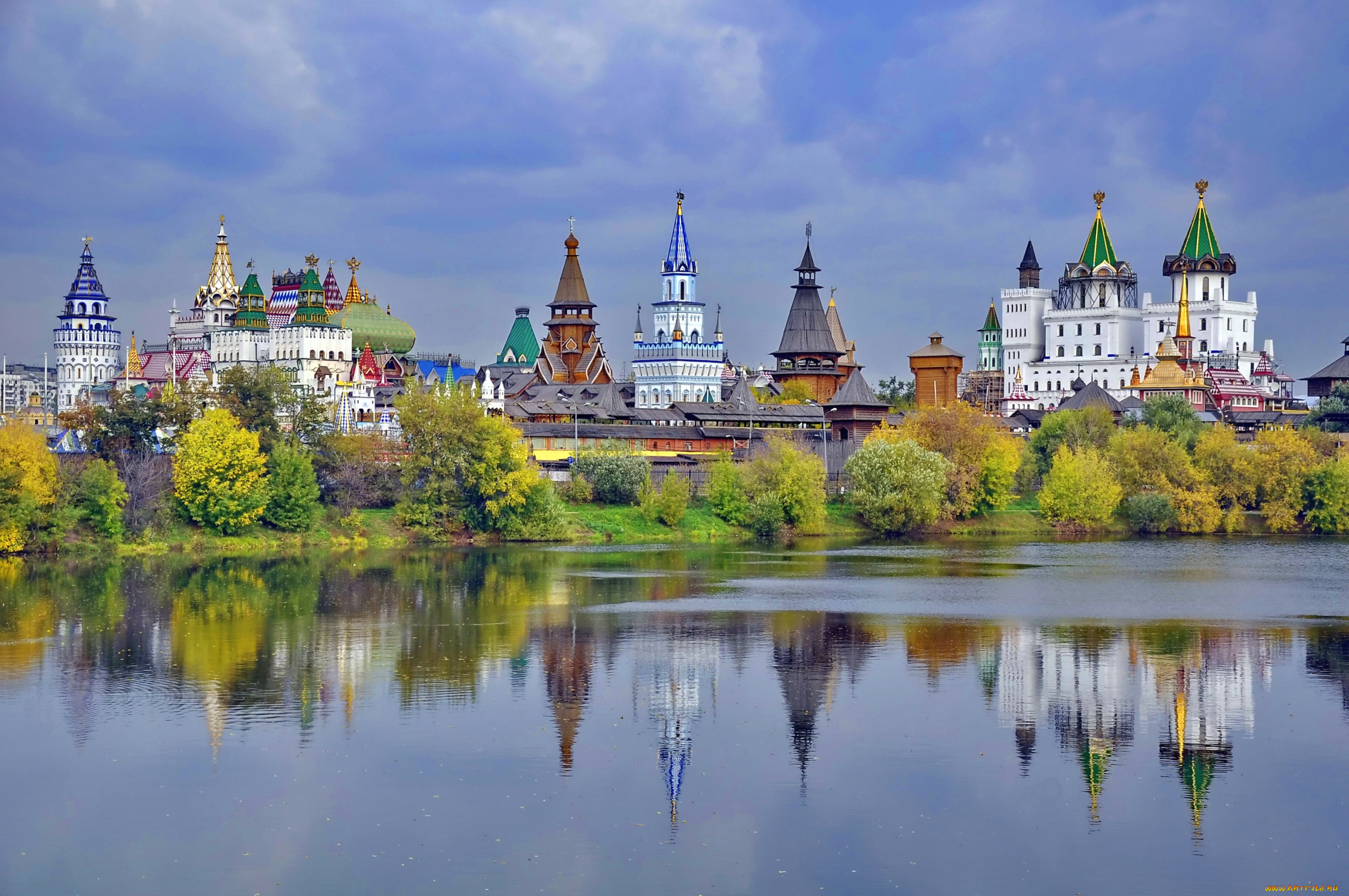 Фото республик россии. Измайловский Кремль Москва. Измайловский Кремль панорама. Монастырь в Измайлово. Усадьба Измайлово Кремль.