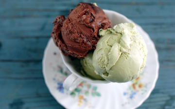Картинка еда мороженое +десерты шоколадное фисташковое шарики