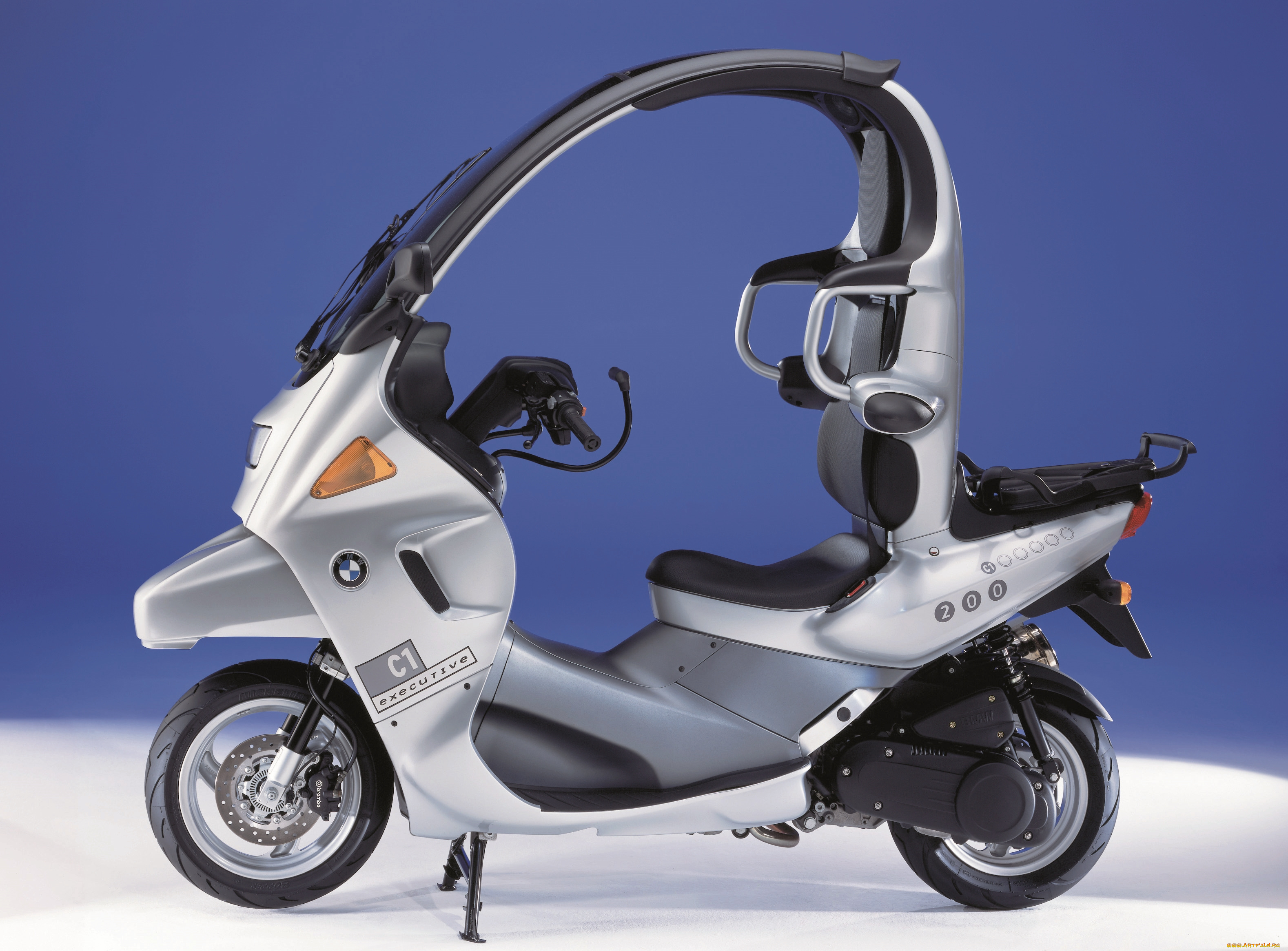 Как увеличить скутер. BMW c1 Scooter. Мотороллер BMW c1. Скутер BMW c1. BMW c1 125.