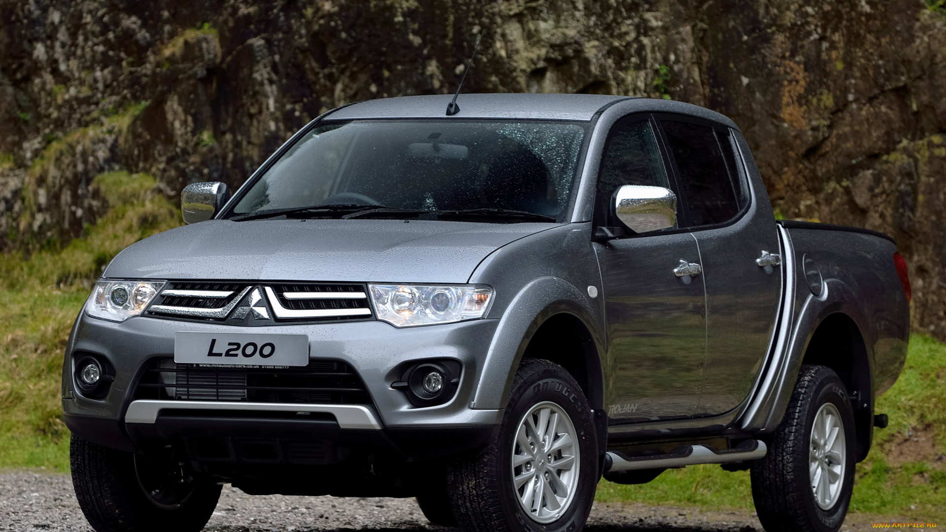 L200 Mitsubishi 07