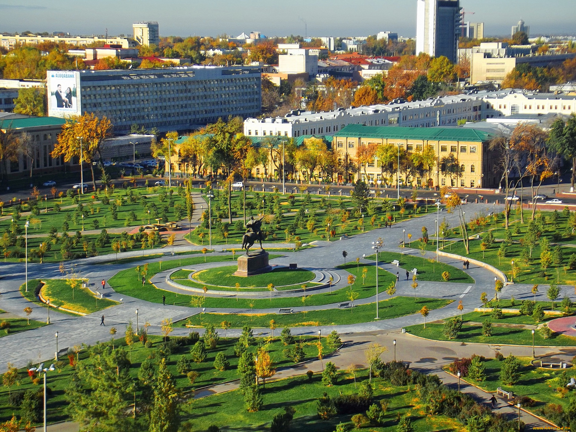 Города узбекистана столица. Сквер Амира Темура Ташкент. Площадь Амира Темура в Ташкенте. Скаер Амира Тимура Ташкент. Площадь Амира Тимура сквер Ташкент.