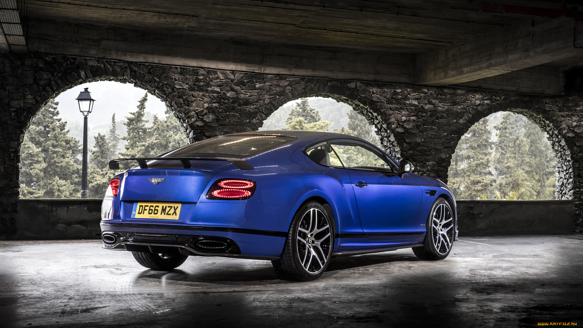 синий автомобиль Continental GT Speed скачать