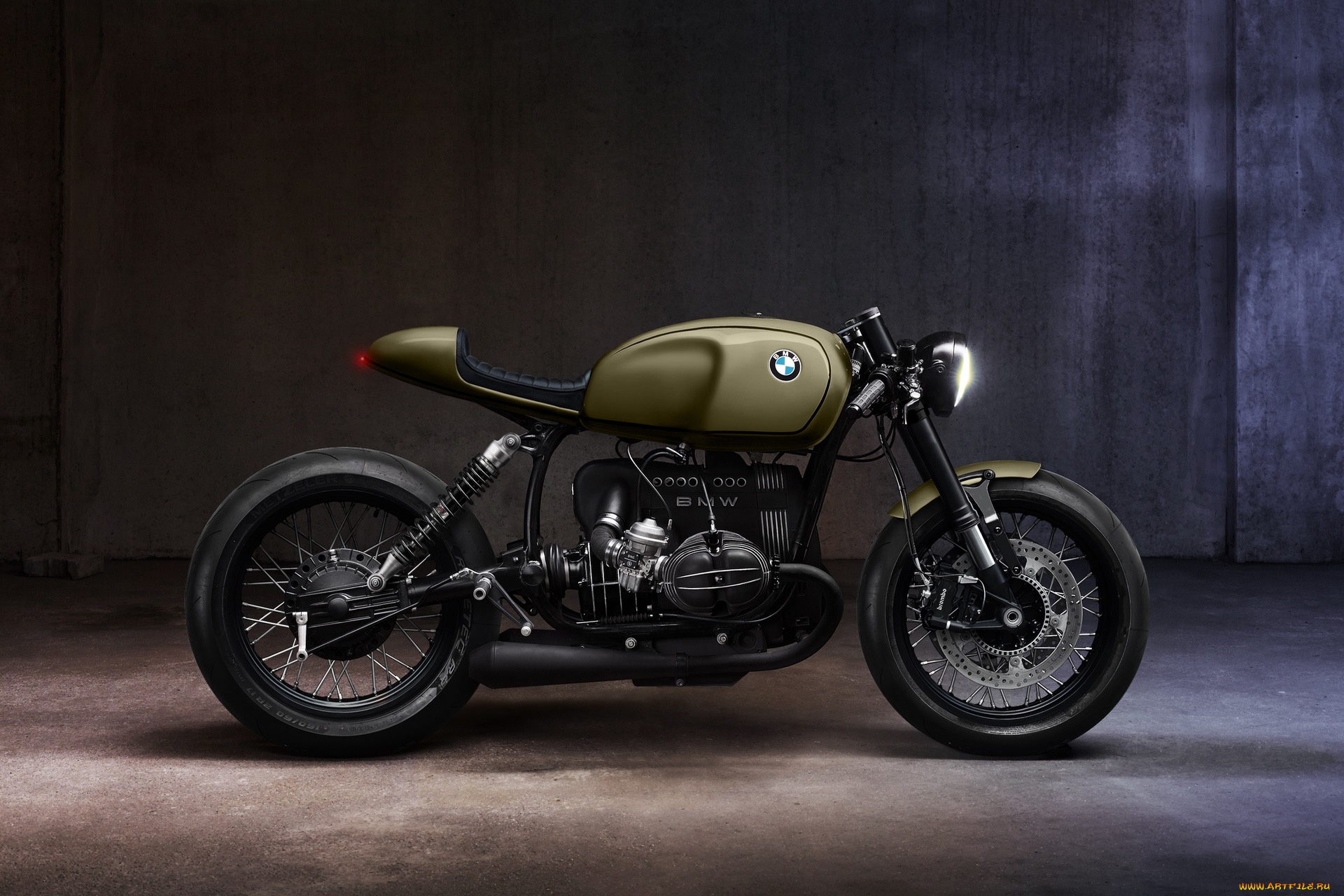 Коферейсер. Мотоцикл BMW Cafe Racer. BMW r100 Cafe Racer. Мотоцикл BMW кафе рейсер. Кафе рейсер мотоцикл.