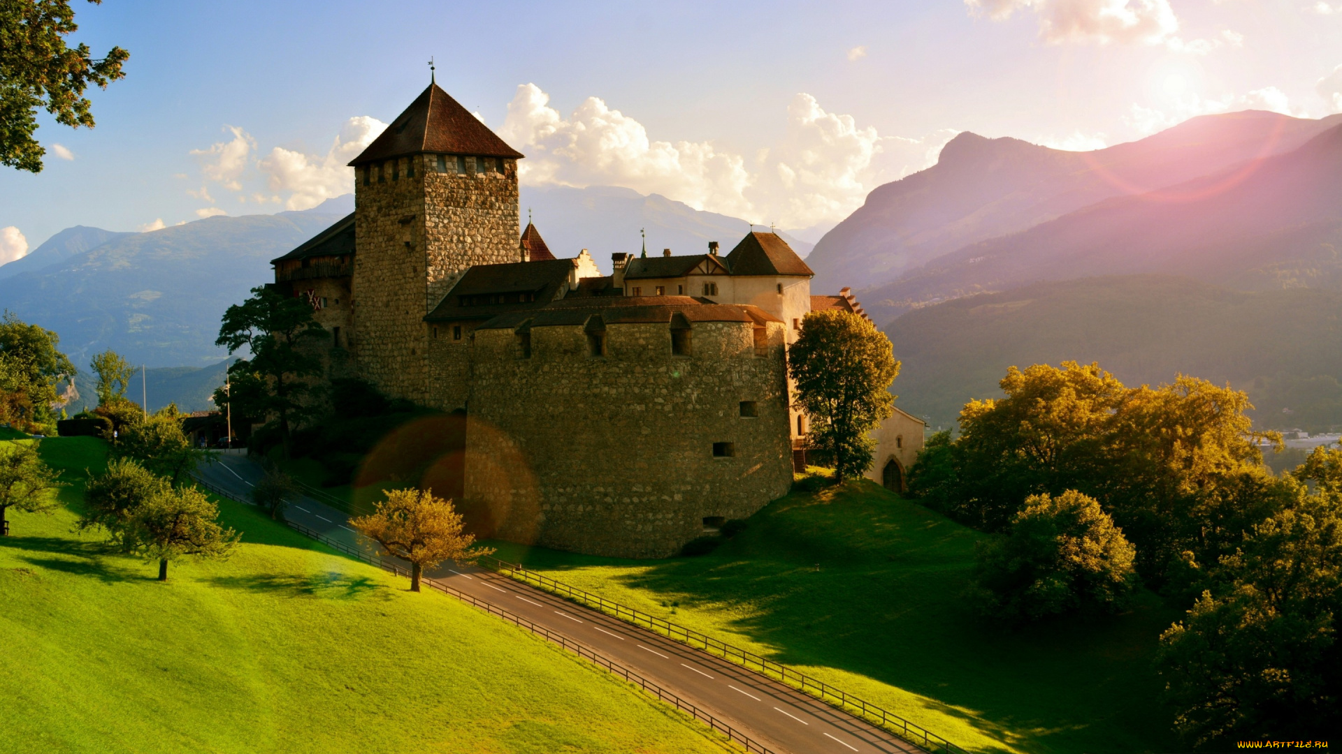 города, замки, германии, vaduz, castle, лихтенштейн, деревья, горы, дорога, альпы, замок, вадуц, alps, liechtenstein