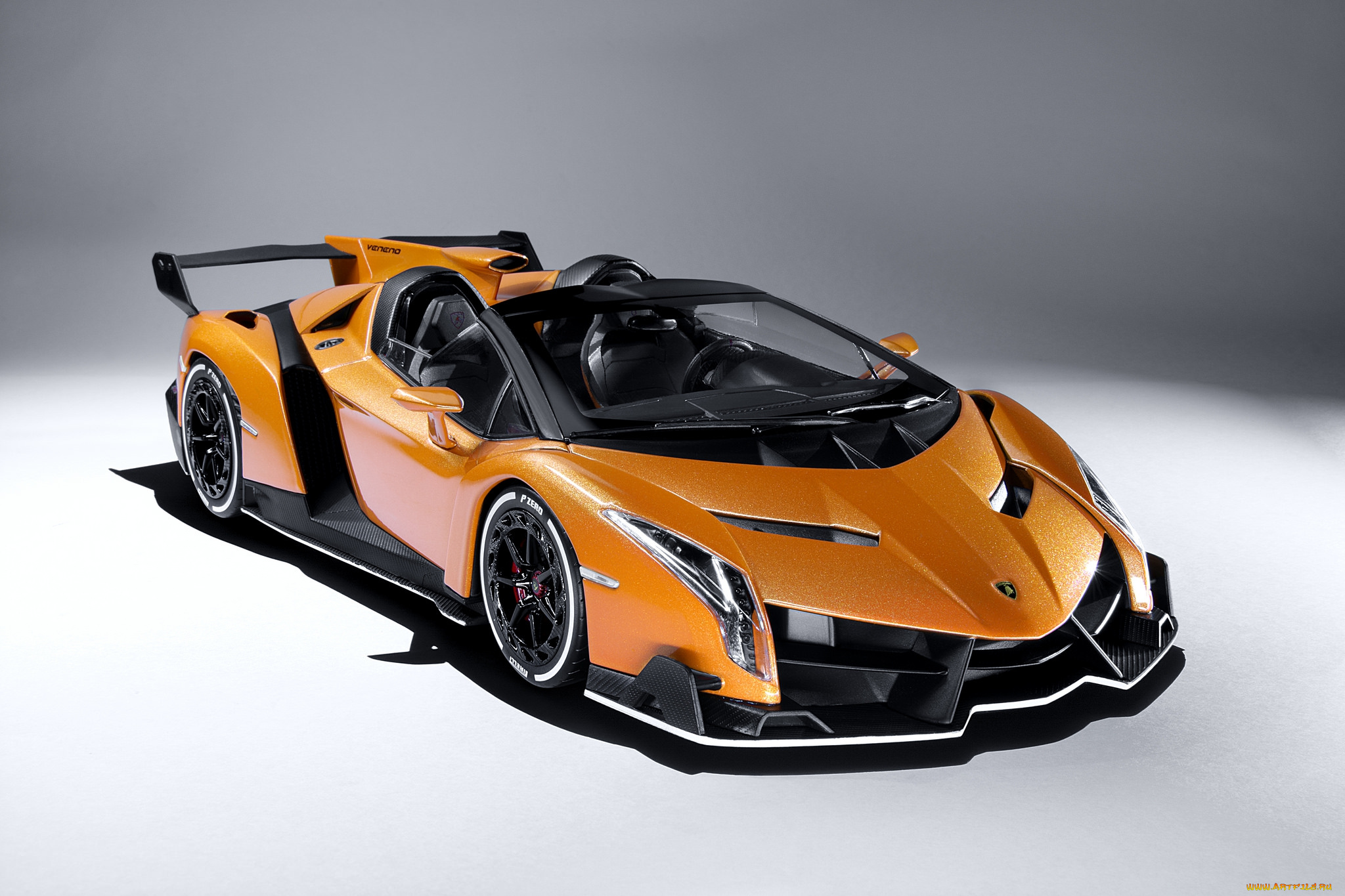 Венено родстер. Ламборгини Венено. Ламборджини Veneno Roadster. Lamborghini Veneno Roadster Orange.