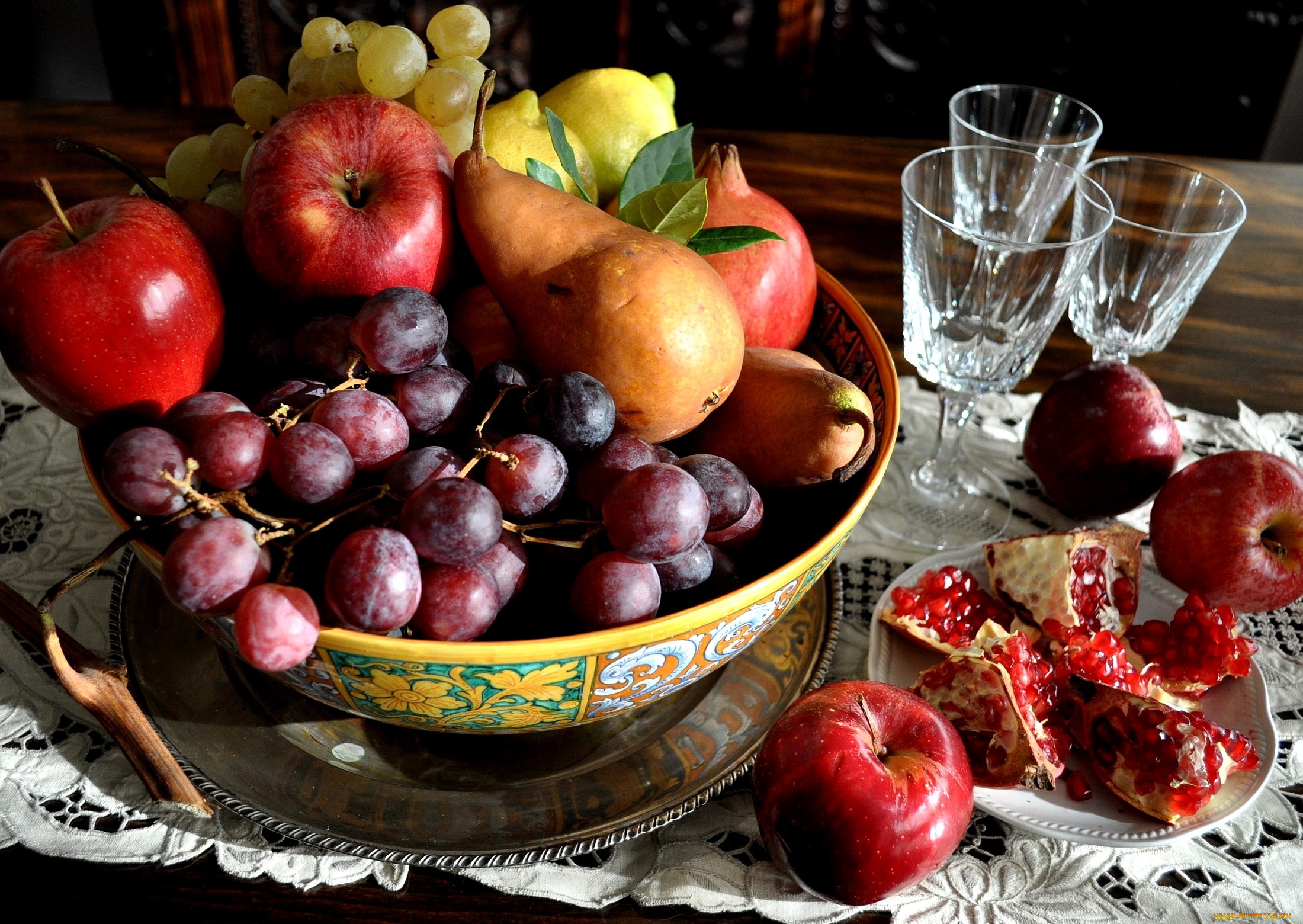 еда, фрукты, ягоды, гранат, груши, яблоко, бокалы, виноград