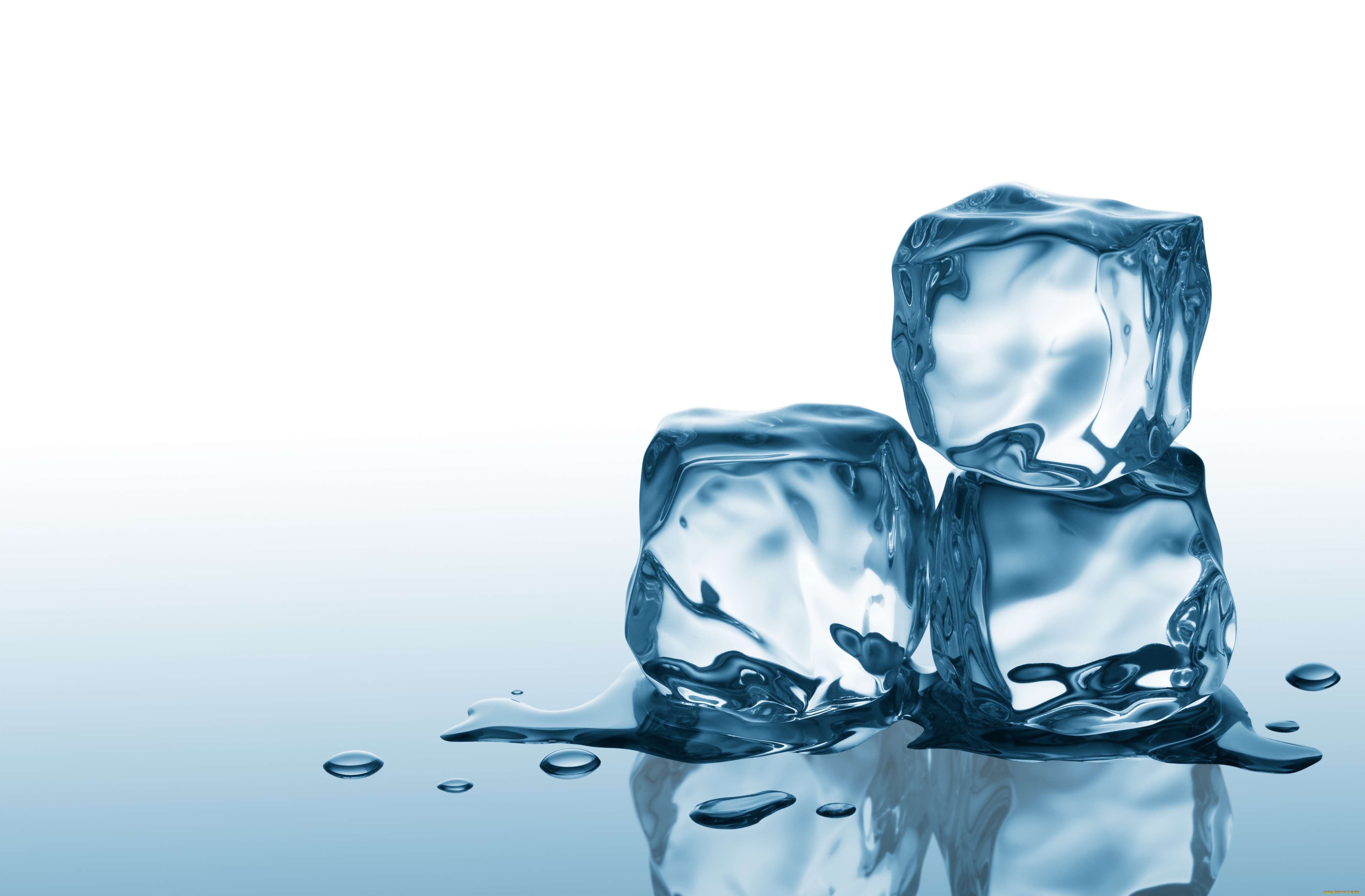 Кусочки льда песня. Ice Cube лед Water. Кусочки льда. Кубики льда фон. Кубики льда на белом фоне.