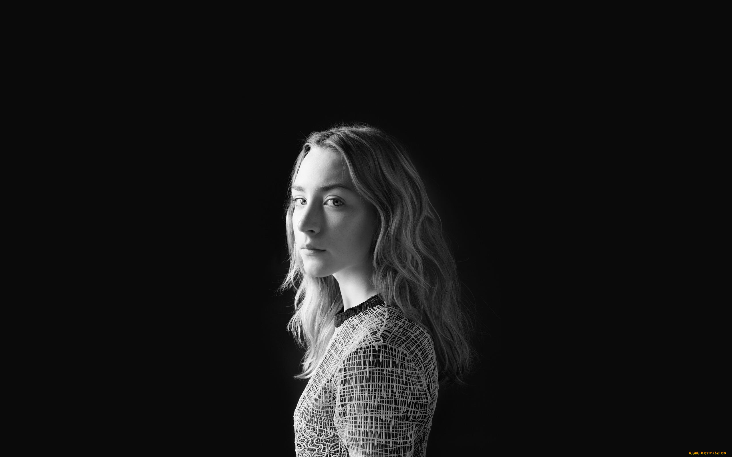 девушки, saoirse, ronan, черно-белая, свитер, saorise, ronan, взгляд, актриса, полуанфас