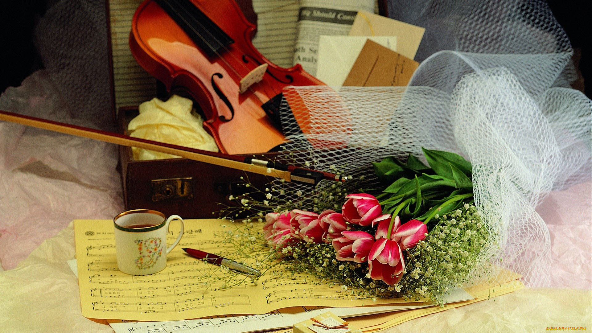музыка, музыкальные, инструменты, скрипка, тюльпаны, чашка, ручка, ноты