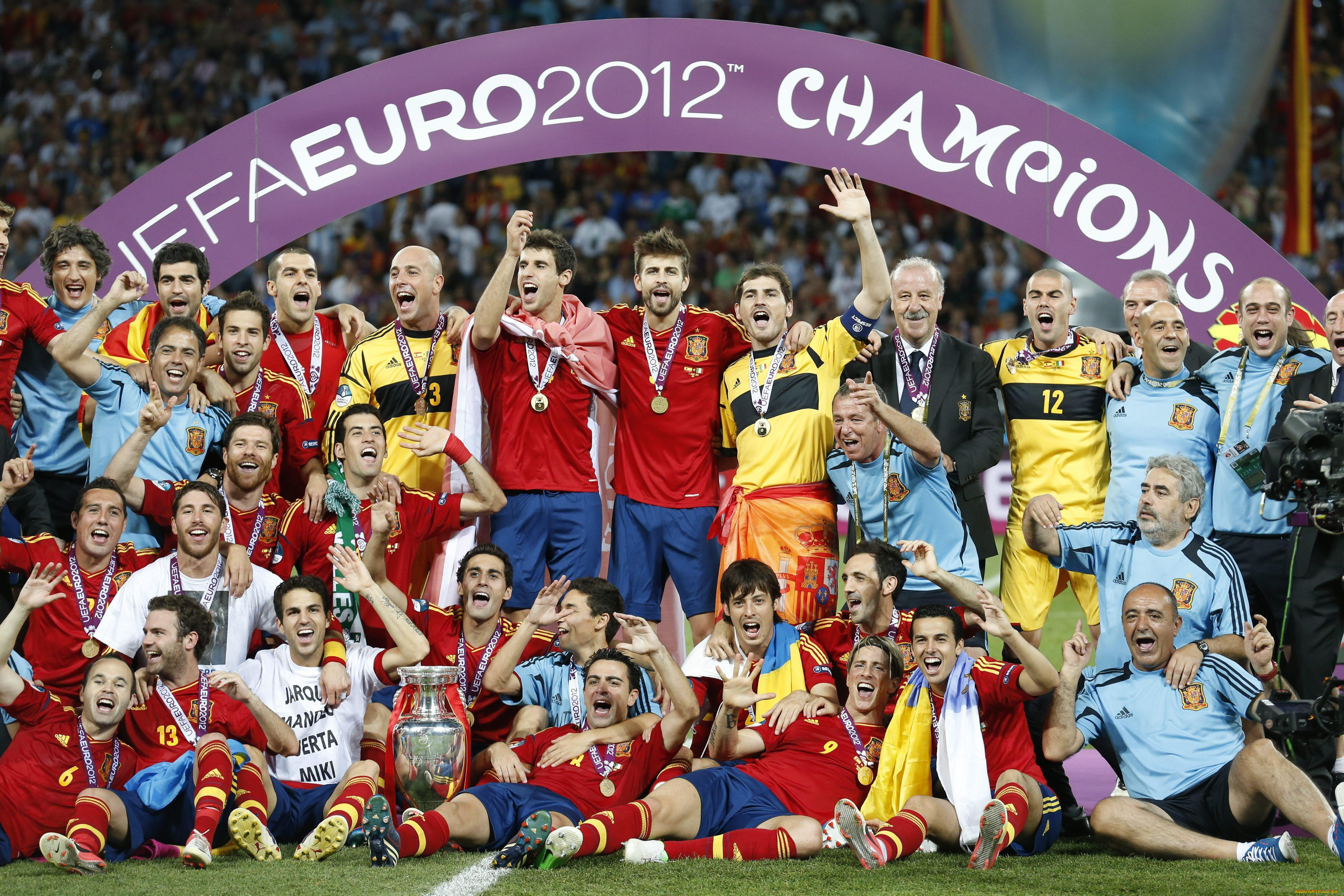 Призеры и чемпионы европы. Евро 2012. Финал евро 2012. Чемпионы Европы по футболу 2012 год. Евро 2012 Испания.