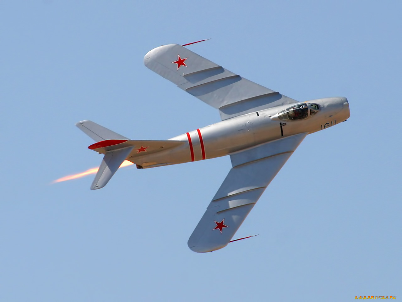 На одном крыле. Миг-17. Миг-17 истребитель. Mig 17. Миг-17 ВВС СССР.