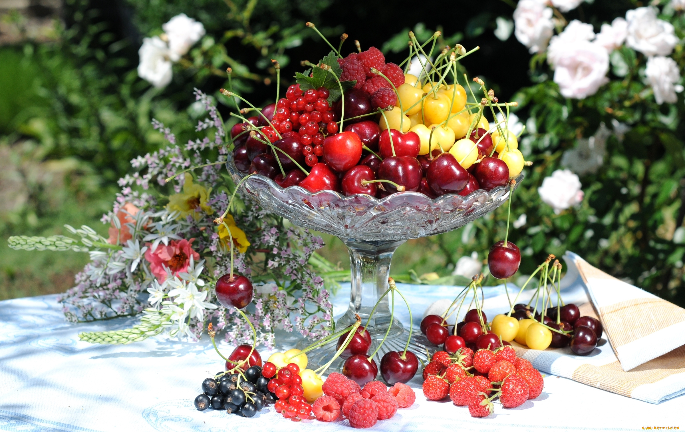 еда, фрукты, , ягоды, смородина, изобилие, цветы, клубника, черешня, малина, ягоды, роскошь, лето