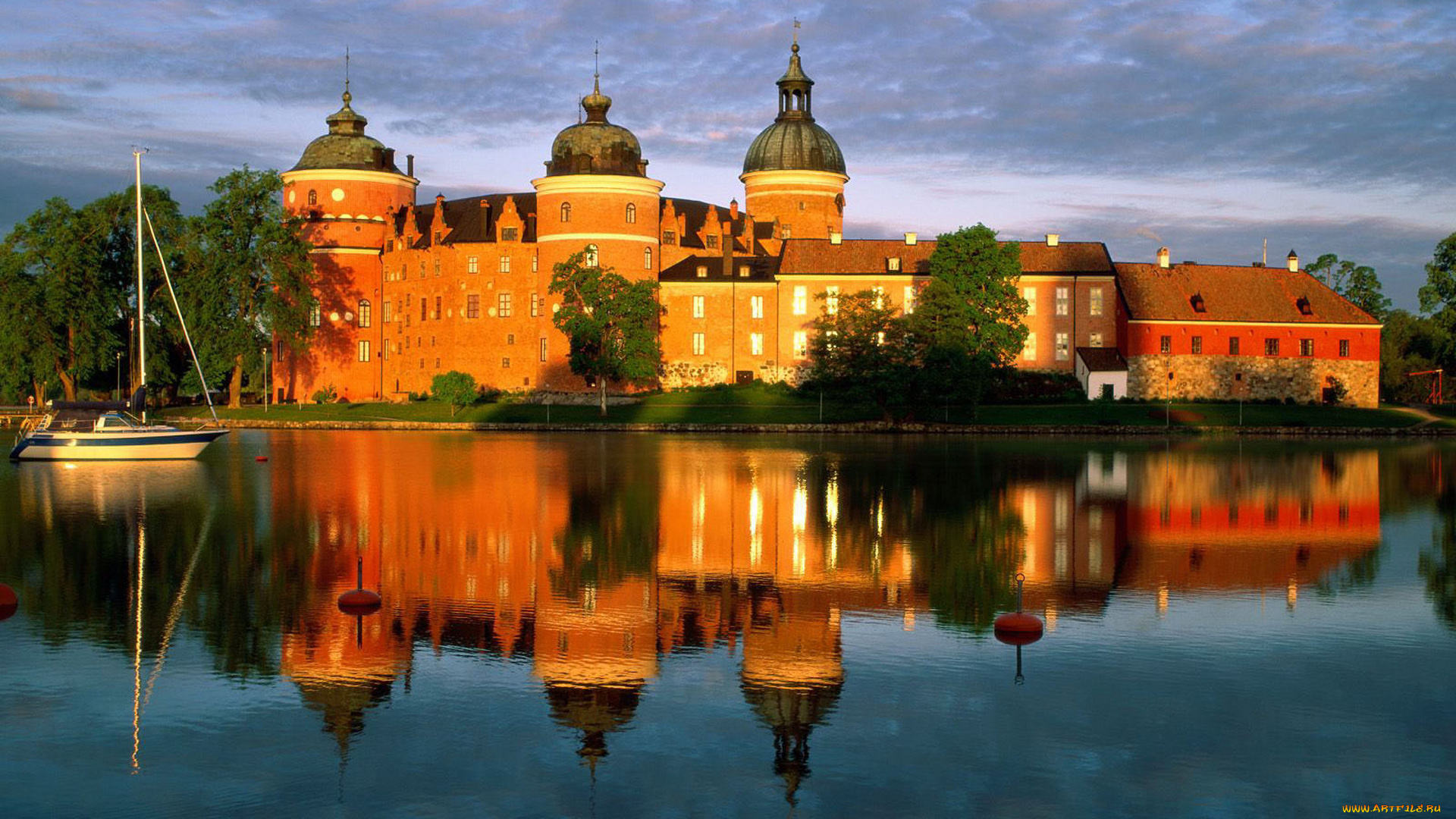 gripsholm, castle, , mariefred, , stockholm, , sweden, города, замки, швеции, яхта, дворец, замок, отражение, облака, небо, деревья, озеро
