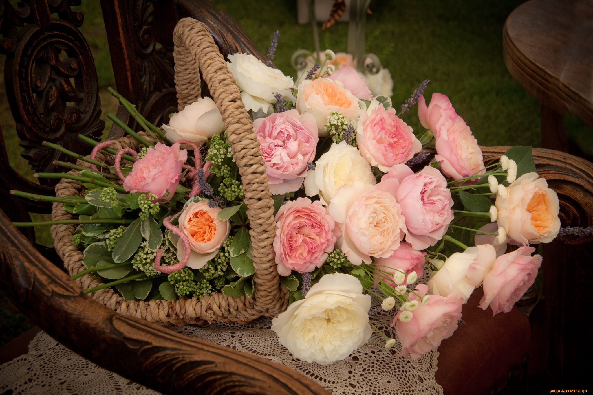 цветы, букеты, композиции, хризантемы, розы, корзинка