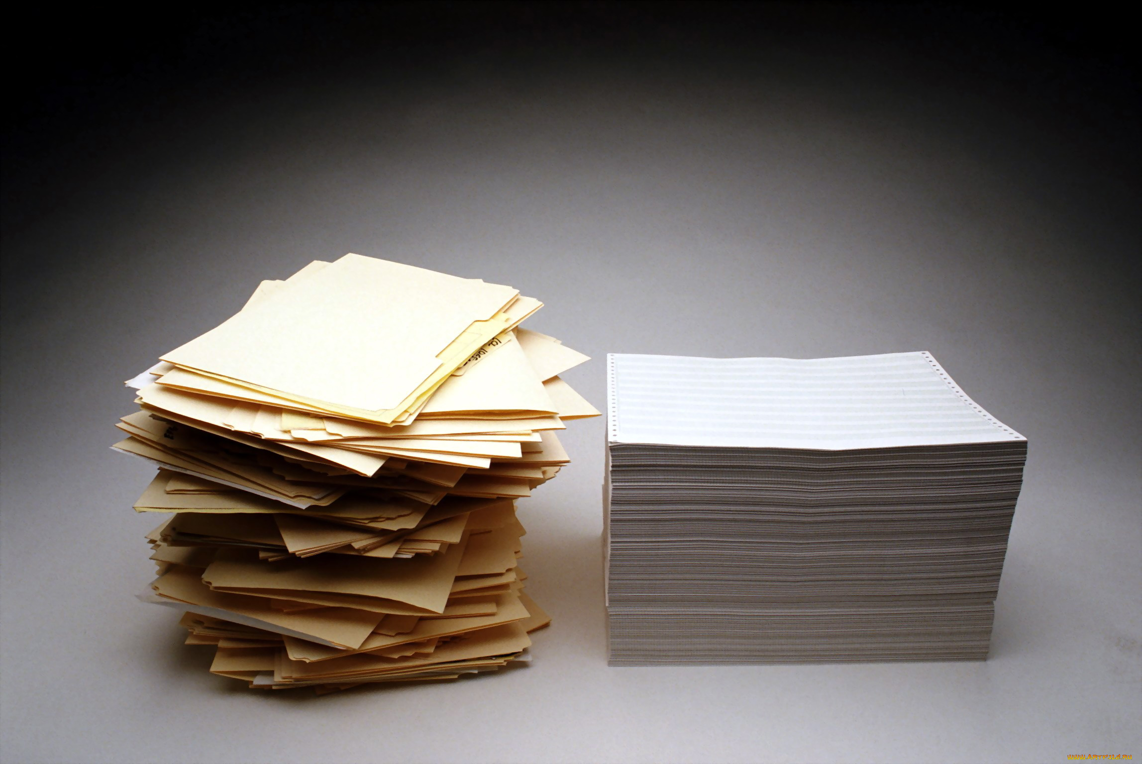 Покажи бумагу. Стопка бумаг. Бумажный носитель. Стопка листов бумаги. Дерево из бумаги.
