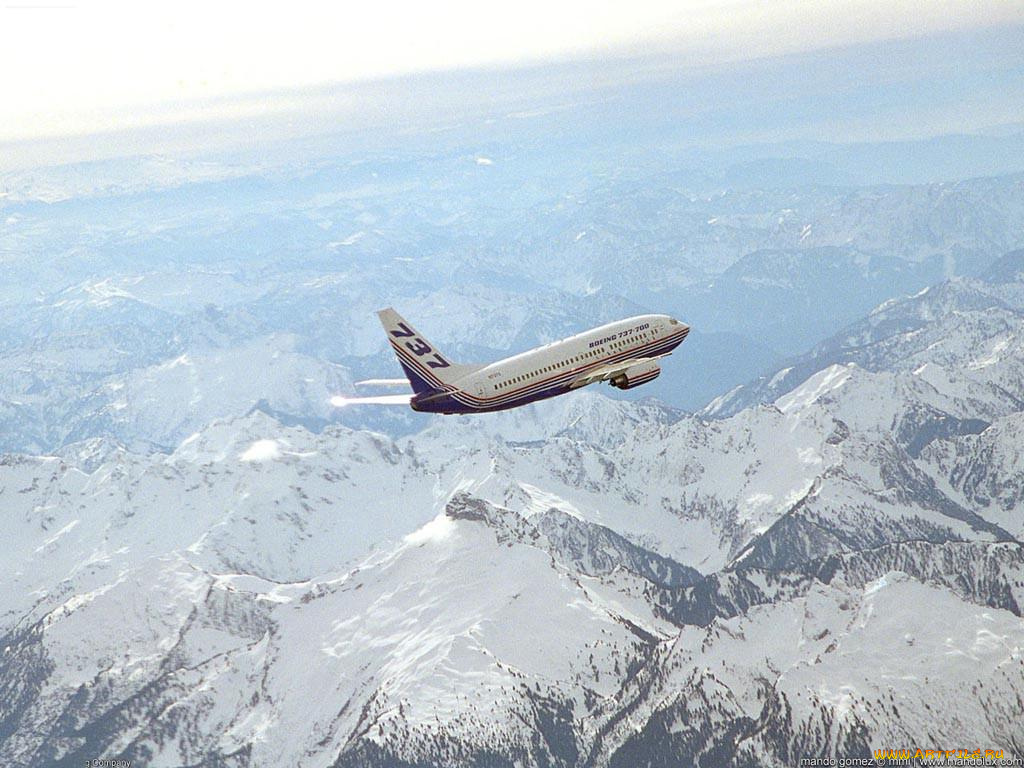 Mountain plane. Самолет над горами. Самолет в горах. Пассажирский самолет над горами. Самолет на фоне гор.