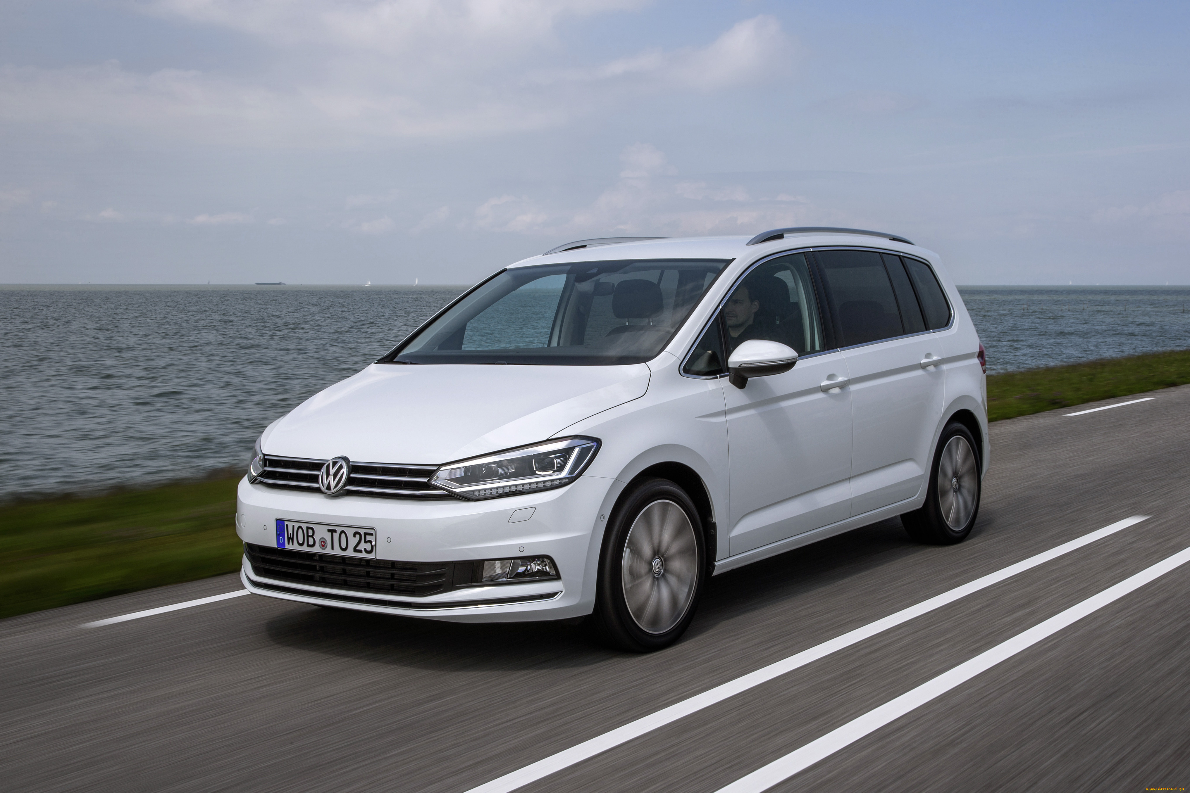 Volkswagen touran. Фольксваген Шаран 2022. Фольксваген Туран 2021. Фольксваген Туран 2015. Фольксваген Туран 2017.