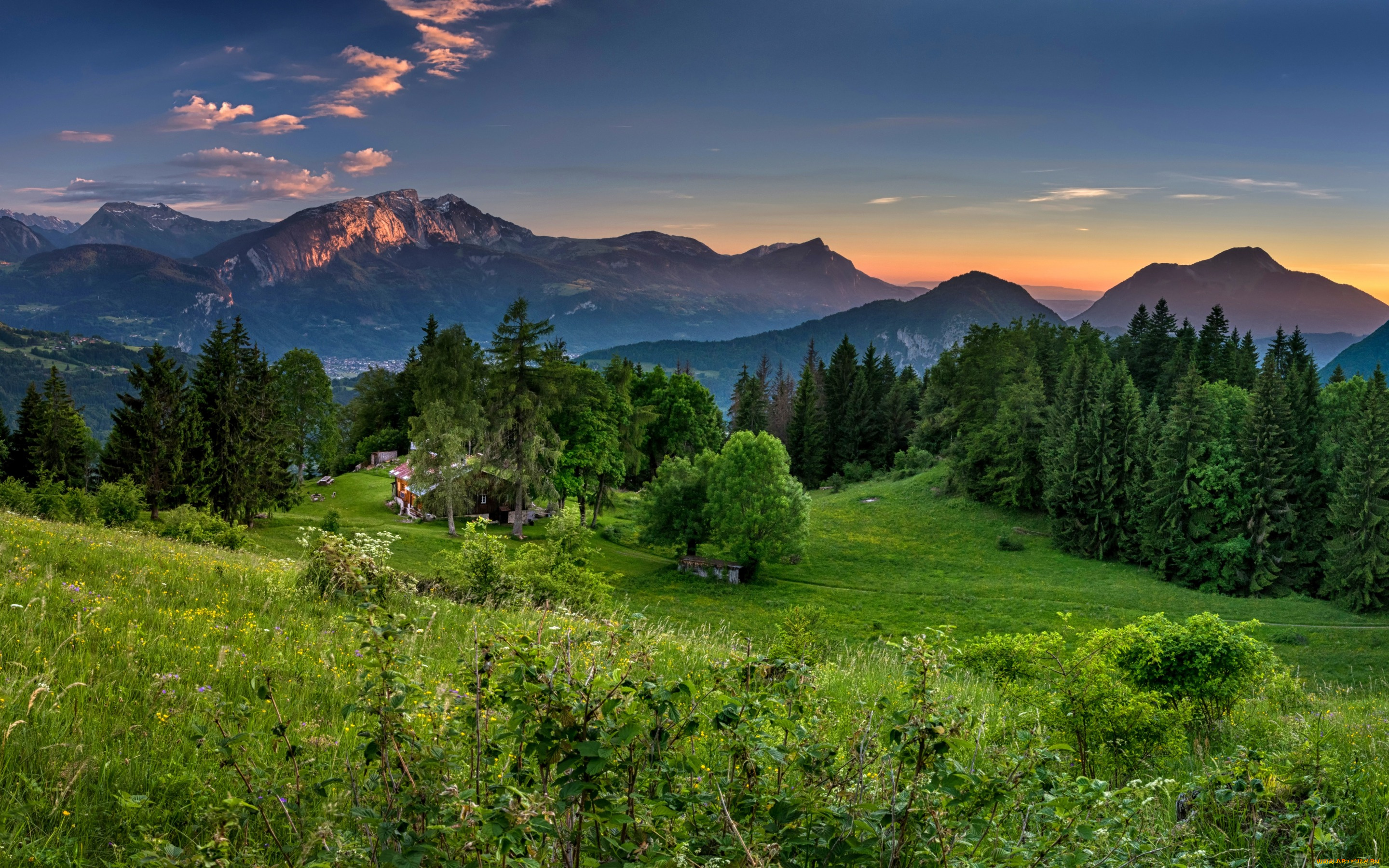 природа, горы, домик, зелень, лес, долина, закат, трава, verdant, панорама, деревья, луг, лето