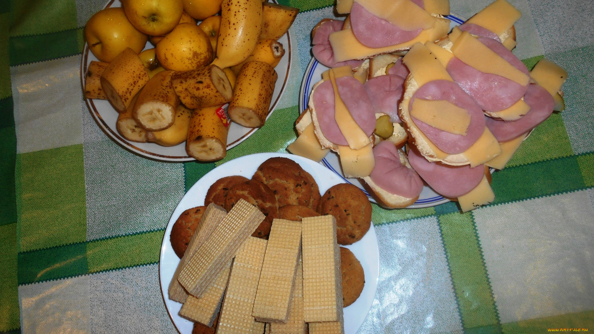 еда, бутерброды, , гамбургеры, , канапе, вафли, печенье, бананы, яблоки, сыр, хлеб, колбаса