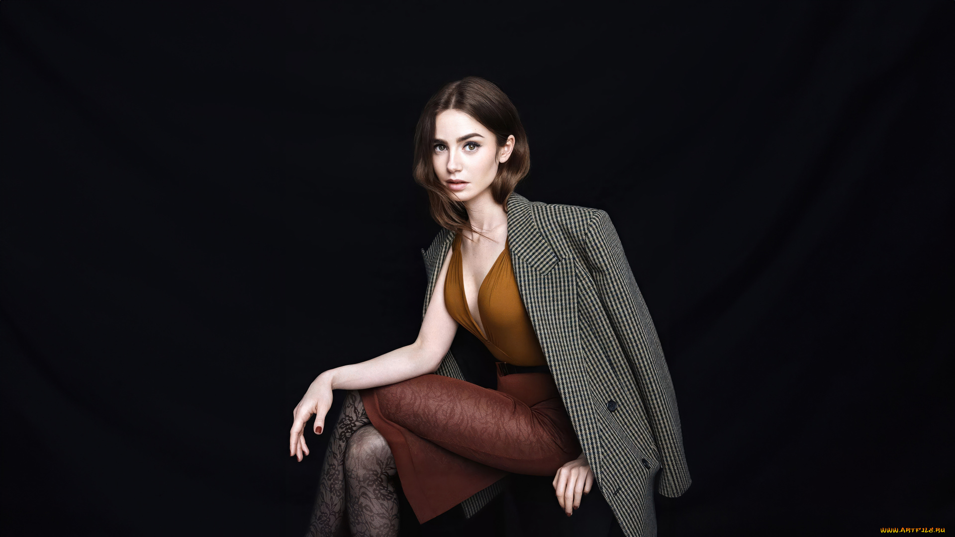 lily, collins, vogue, 2024, девушки, lily, collins, лили, коллинз, актриса, модель, писательница, фотосессия, журнал, vogue, пиджак, студия, знаменитости