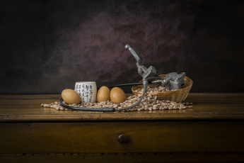 Картинка еда натюрморт яйца инструмент орехи