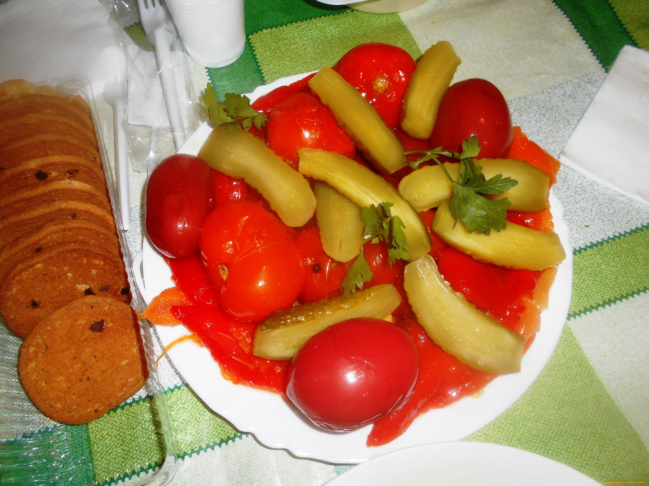 еда, консервация, соленья, огурцы, помидоры, томаты