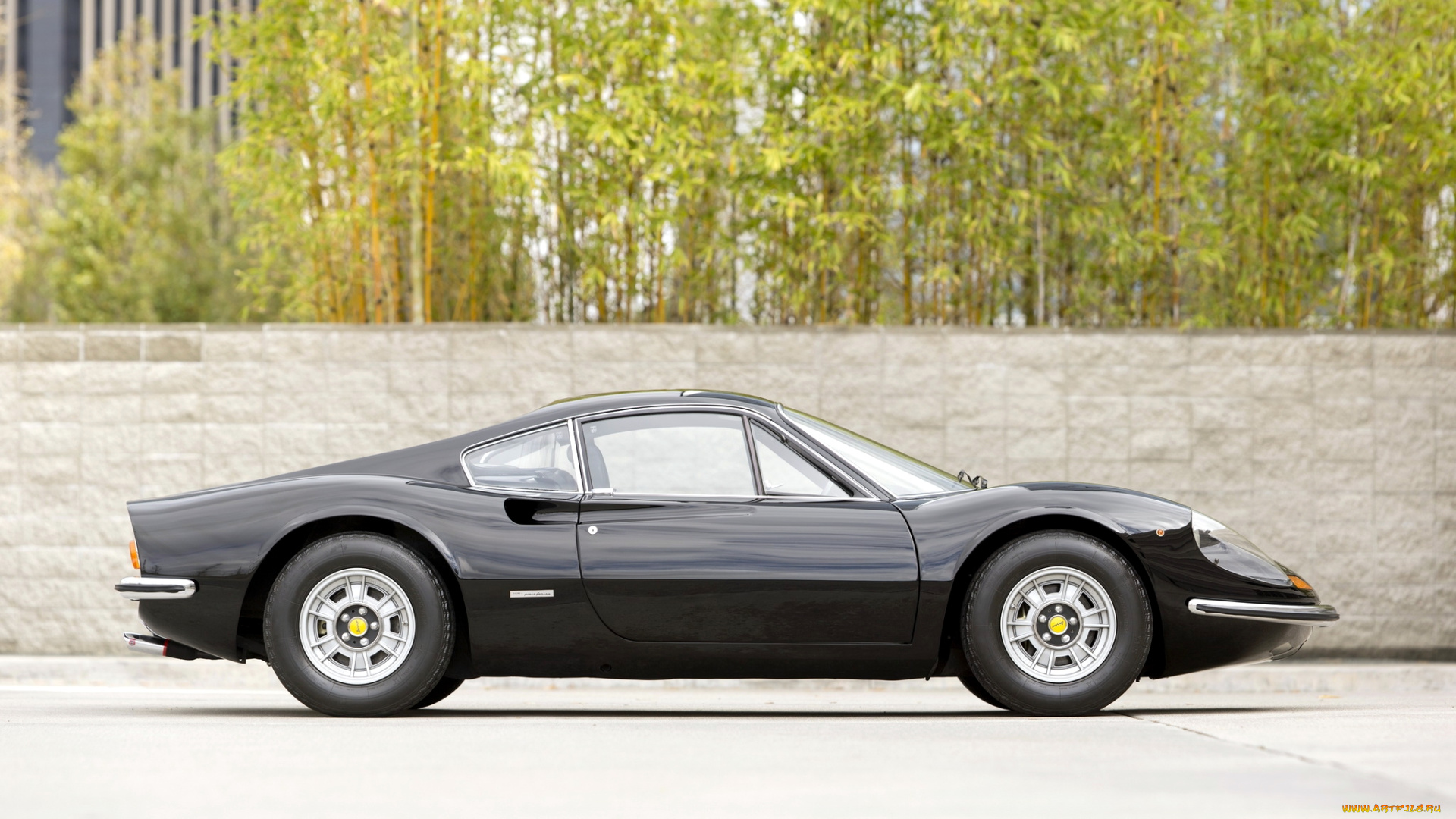 Ferrari Dino красный