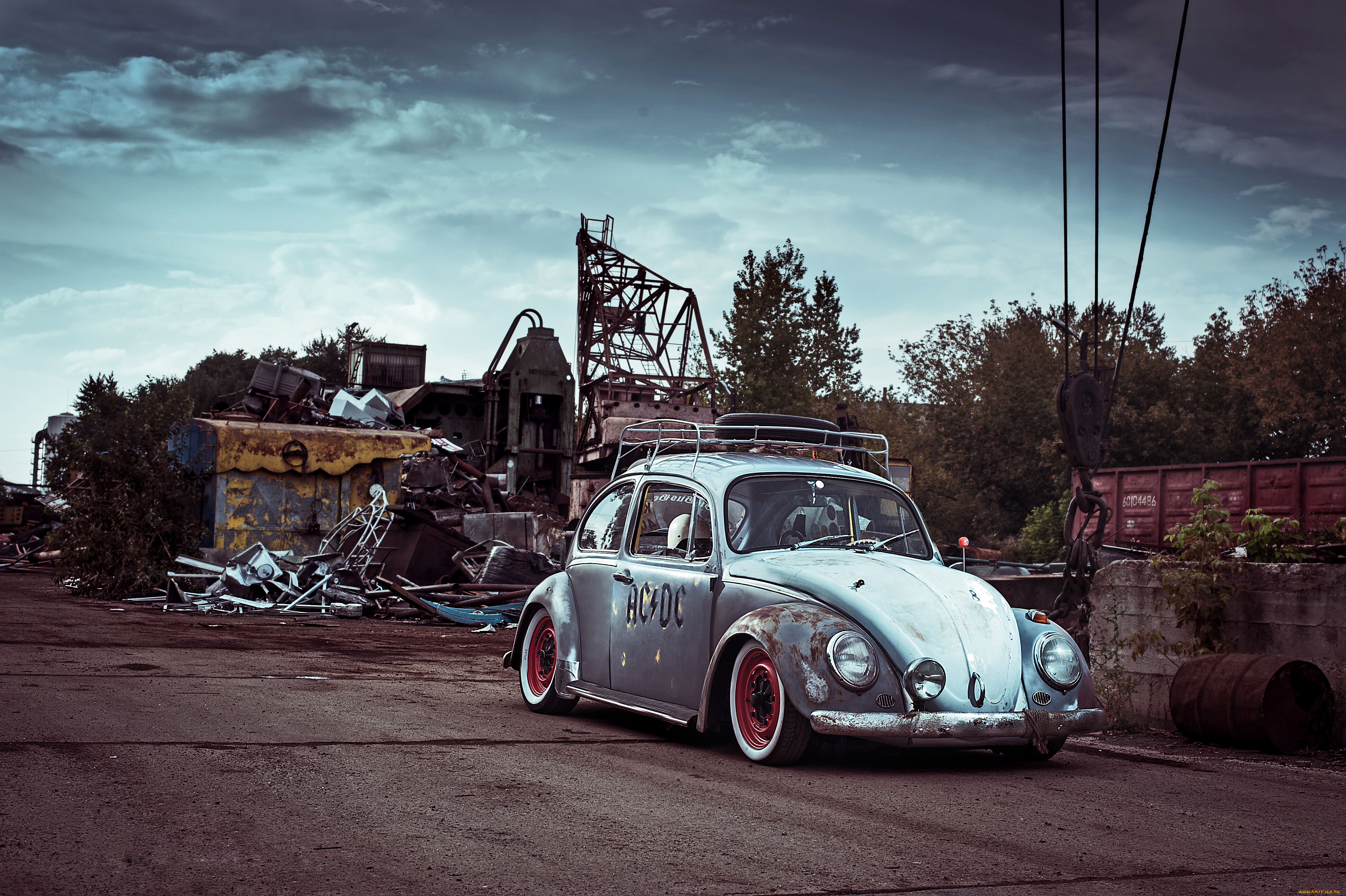 Old i look. Volkswagen Beetle. Заброшенный Фольксваген Жук. Фольксваген Жук стенс олдскул. Стенс rat look.