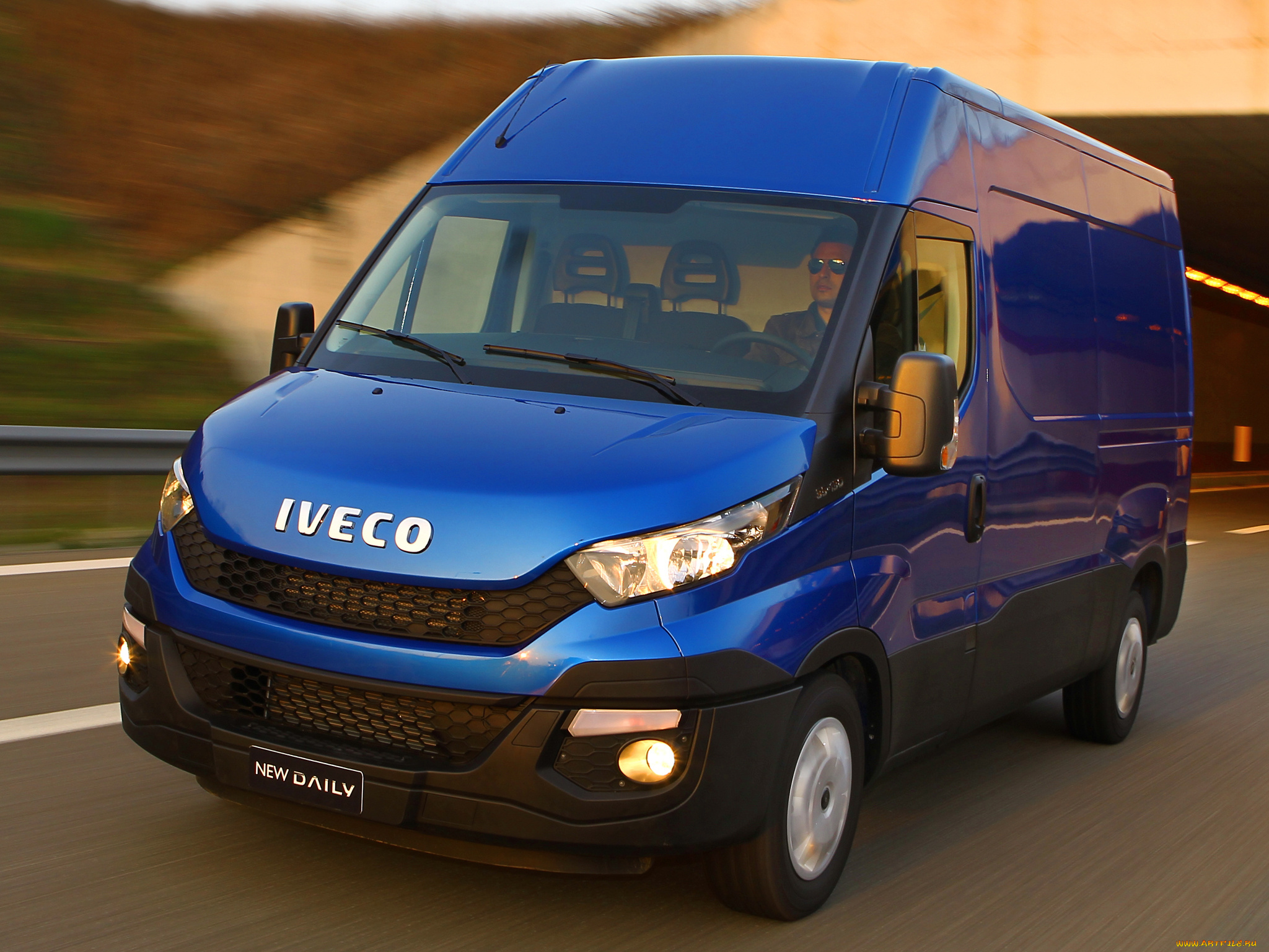 Скачать обои автомобили, iveco, 2014, van, daily, синий из раздела  Автомобили, в разрешении 2048x1536