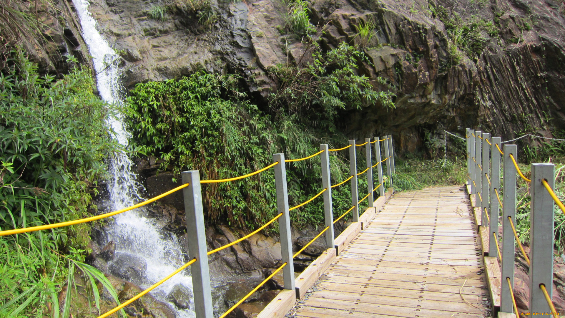 waterfalls, природа, водопады, растительность, водопад, камни, скалы, мостик