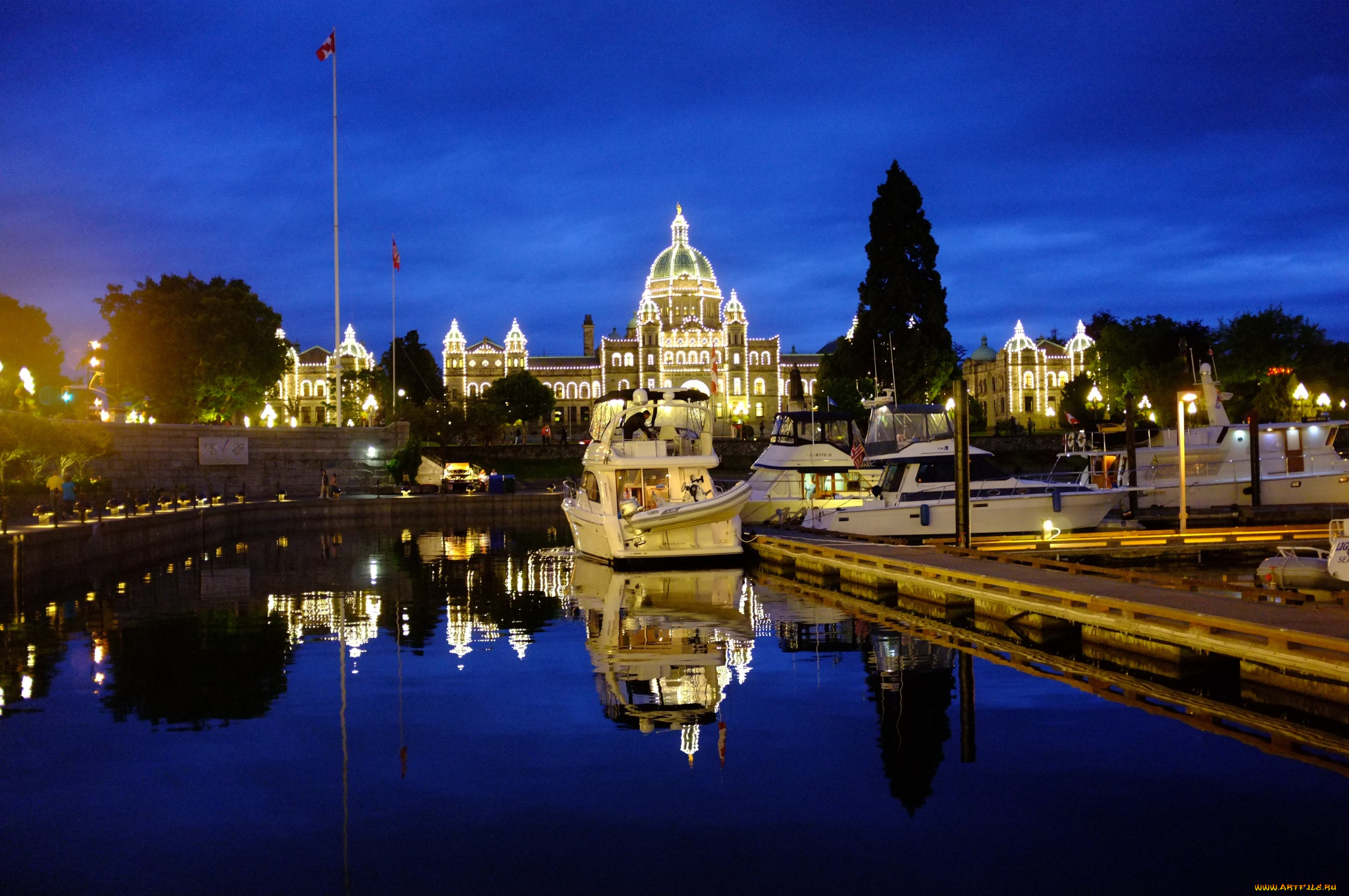 nighttime, at, the, marina, in, downtown, victoria, города, огни, ночного