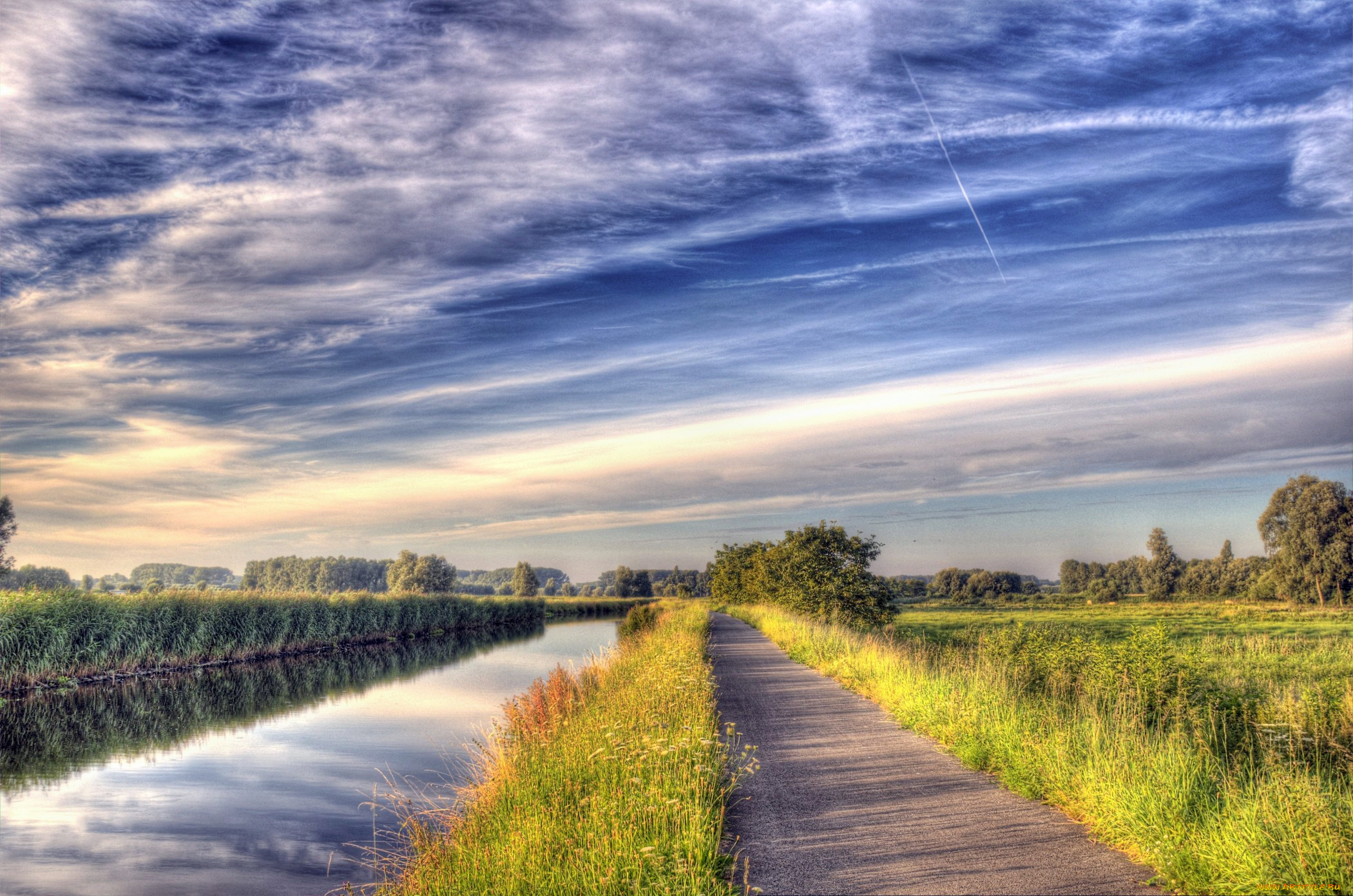 бельгия, фландрия, природа, пейзажи, облака, река, поле, трава, лес, дорога