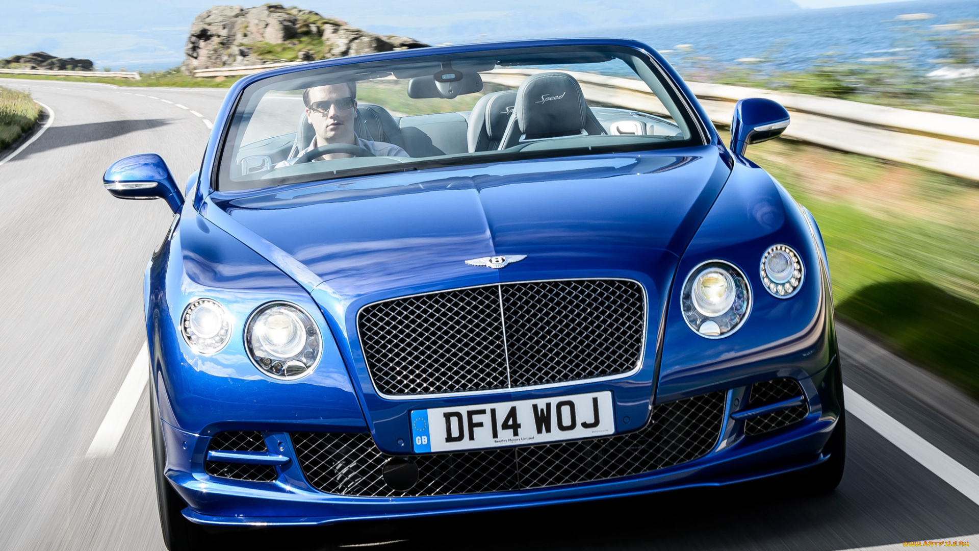 синий автомобиль Continental GT Speed бесплатно