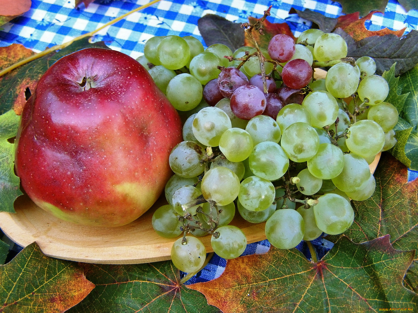 еда, фрукты, ягоды, яблоко, виноград, листья