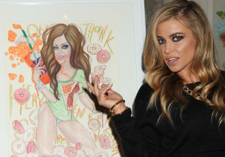 Картинка девушки carmen+electra рисунок украшения свитер блондинка
