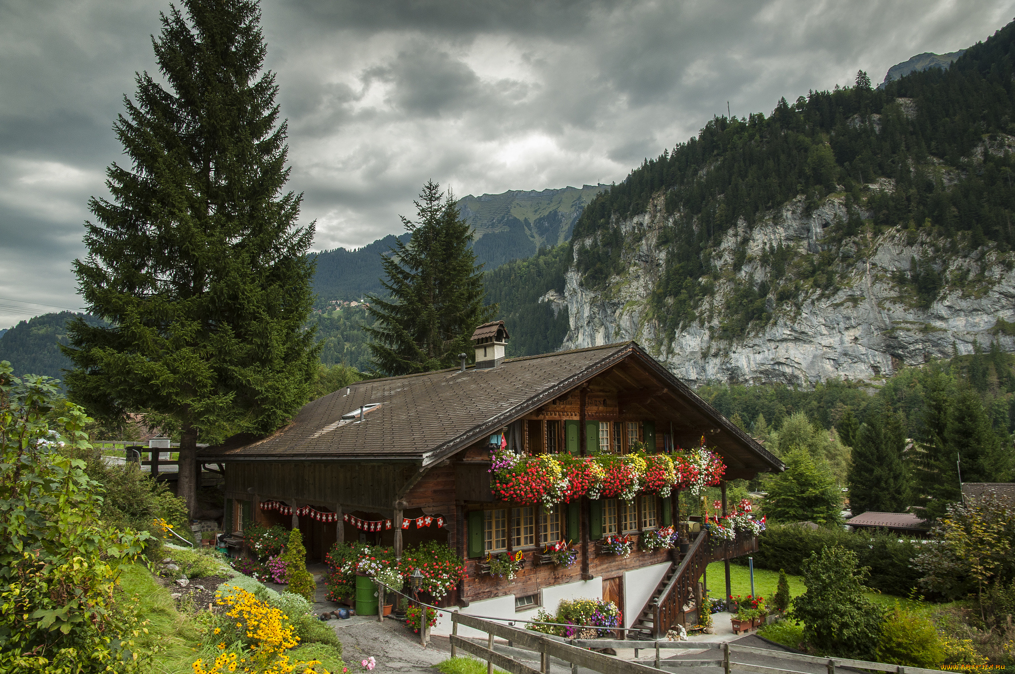 Small Village, Graubunden, Switzerland без смс