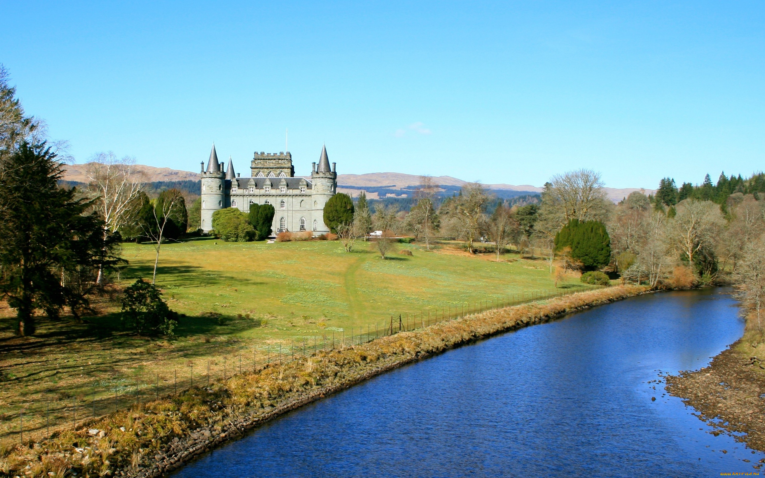 Замок Инверари Шотландия газон без смс