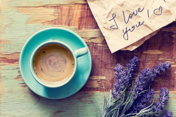 Картинка еда кофе +кофейные+зёрна напиток кружка пена блюдце признание письмо цветы лаванда стол