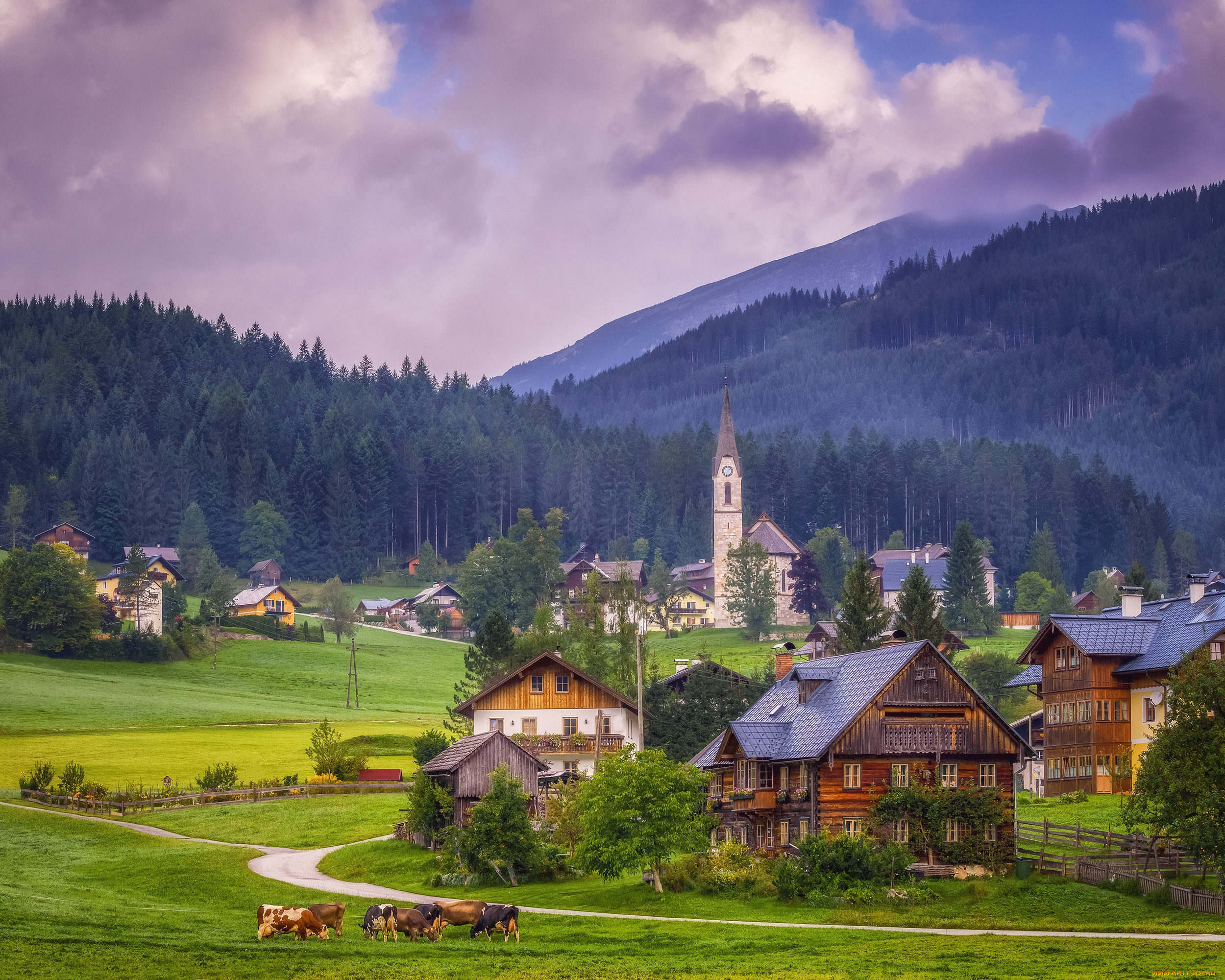 Европейская природа. Альпы Австрия деревня. Долина Гозау. Госау Австрия. Деревня Kellau Австрия.