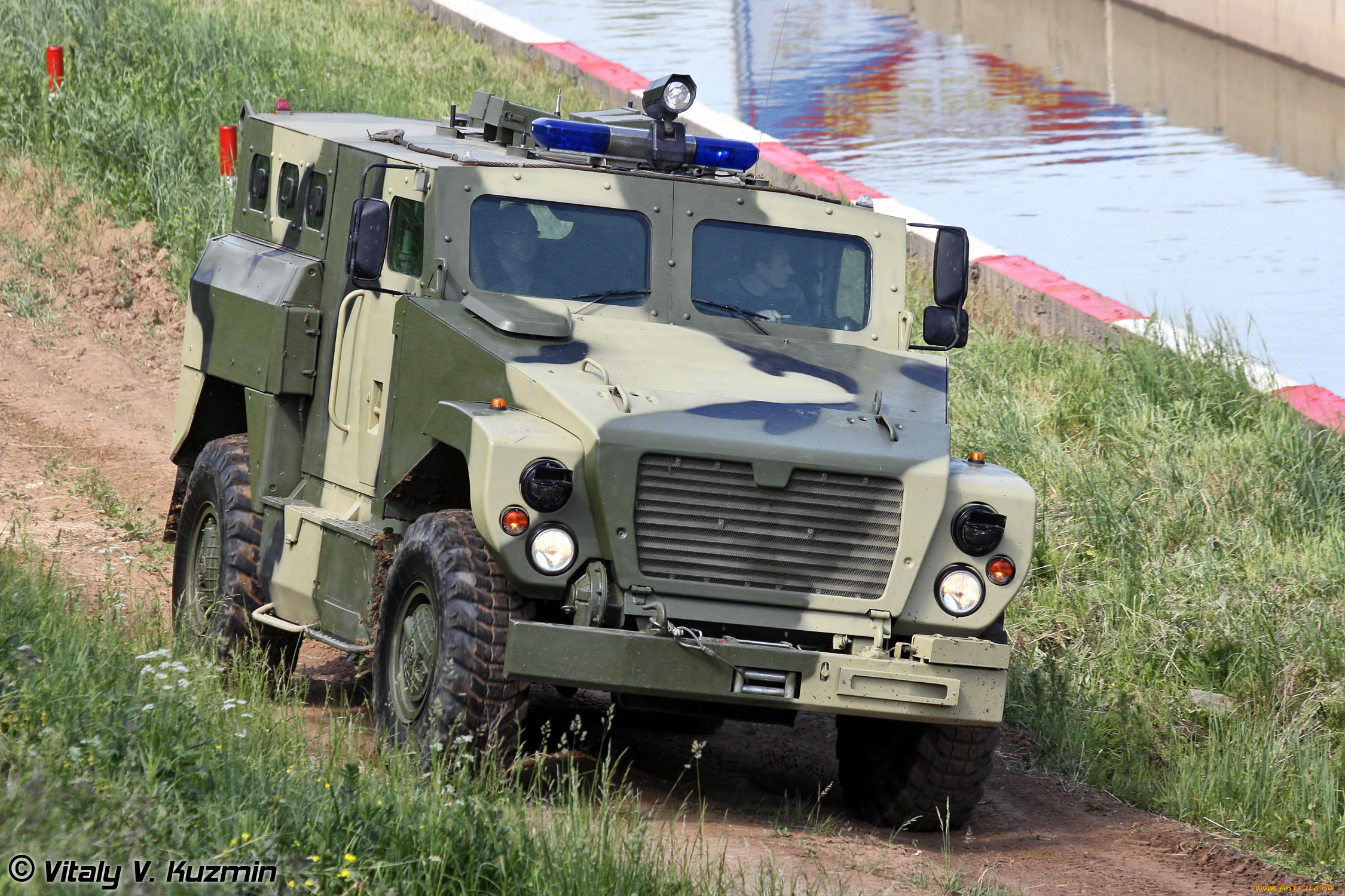 Автомобильная техника. Бронеавтомобиль ВПК-3924 СПМ-3 медведь. ВПК-3924 медведь. Бронеавтомобиль ГАЗ -3924. ВПК-3924 бронетранспортер медведь.