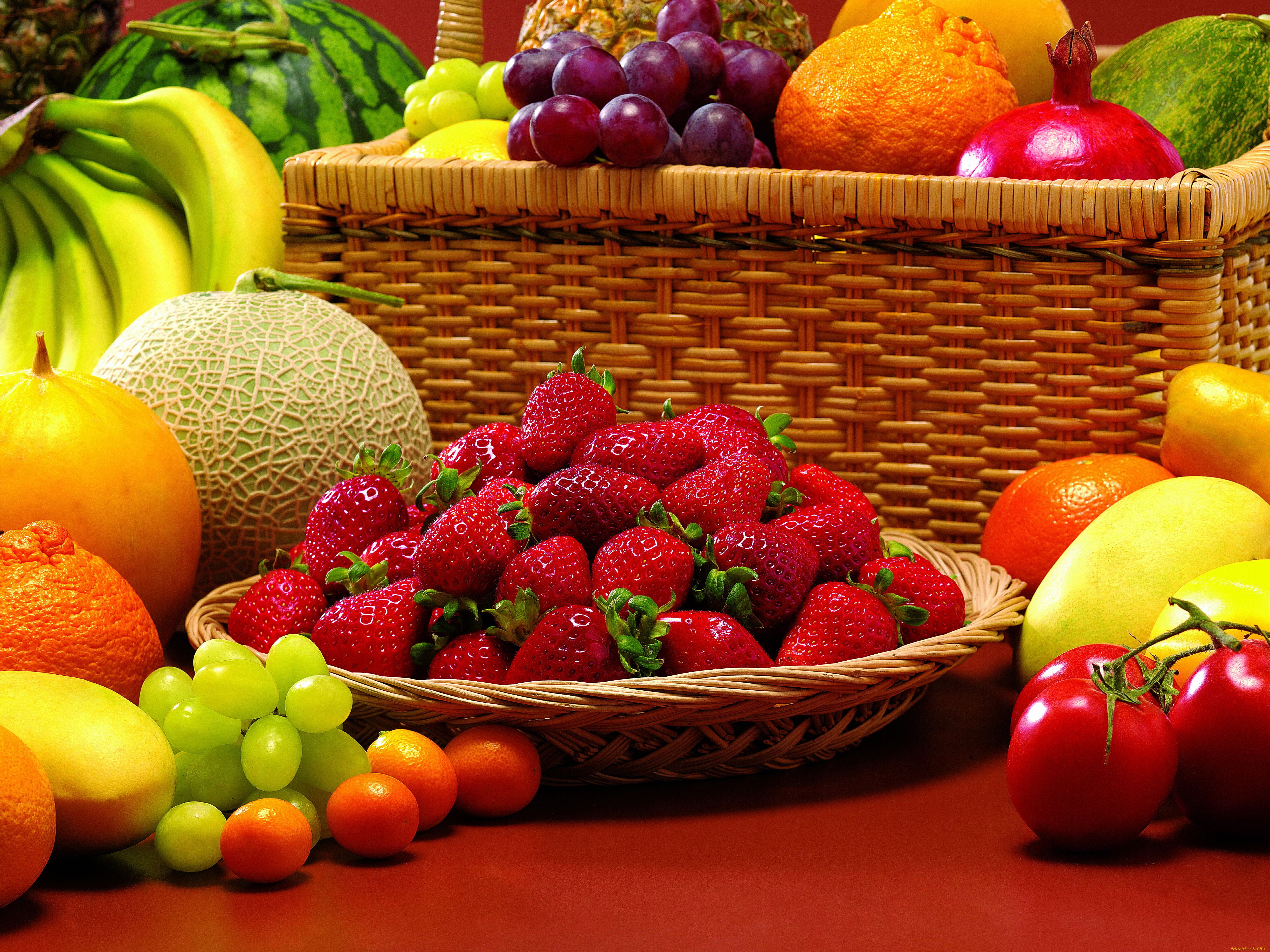 И фрукты там где. Летние фрукты. Фрукты и ягоды. Овощи, фрукты, ягоды. Фрукты изобилие.